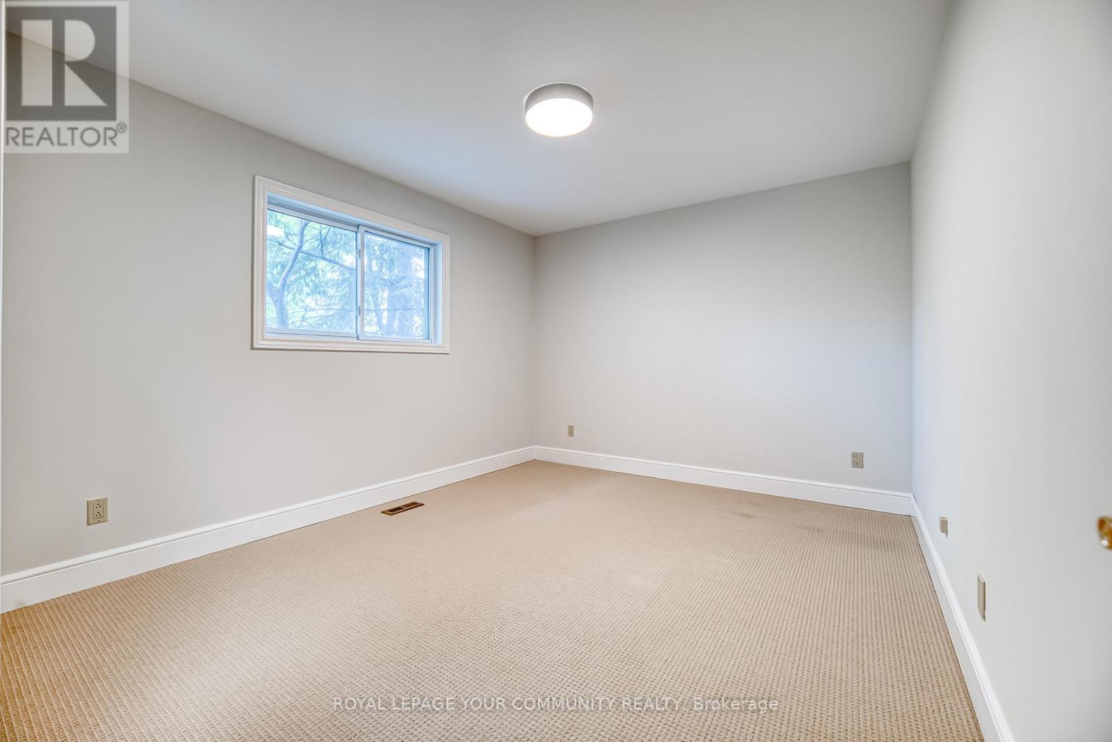 












14 JULIA STREET

,
Markham,




Ontario
L3T4R9

