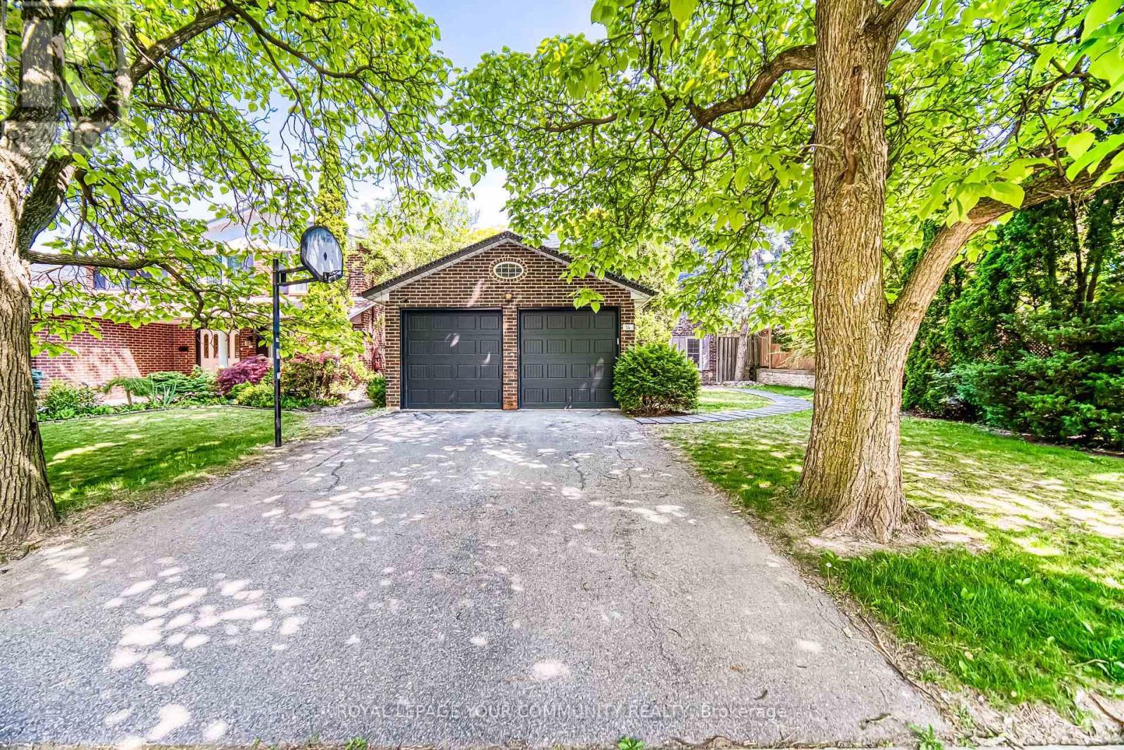 












14 JULIA STREET

,
Markham,




Ontario
L3T4R9

