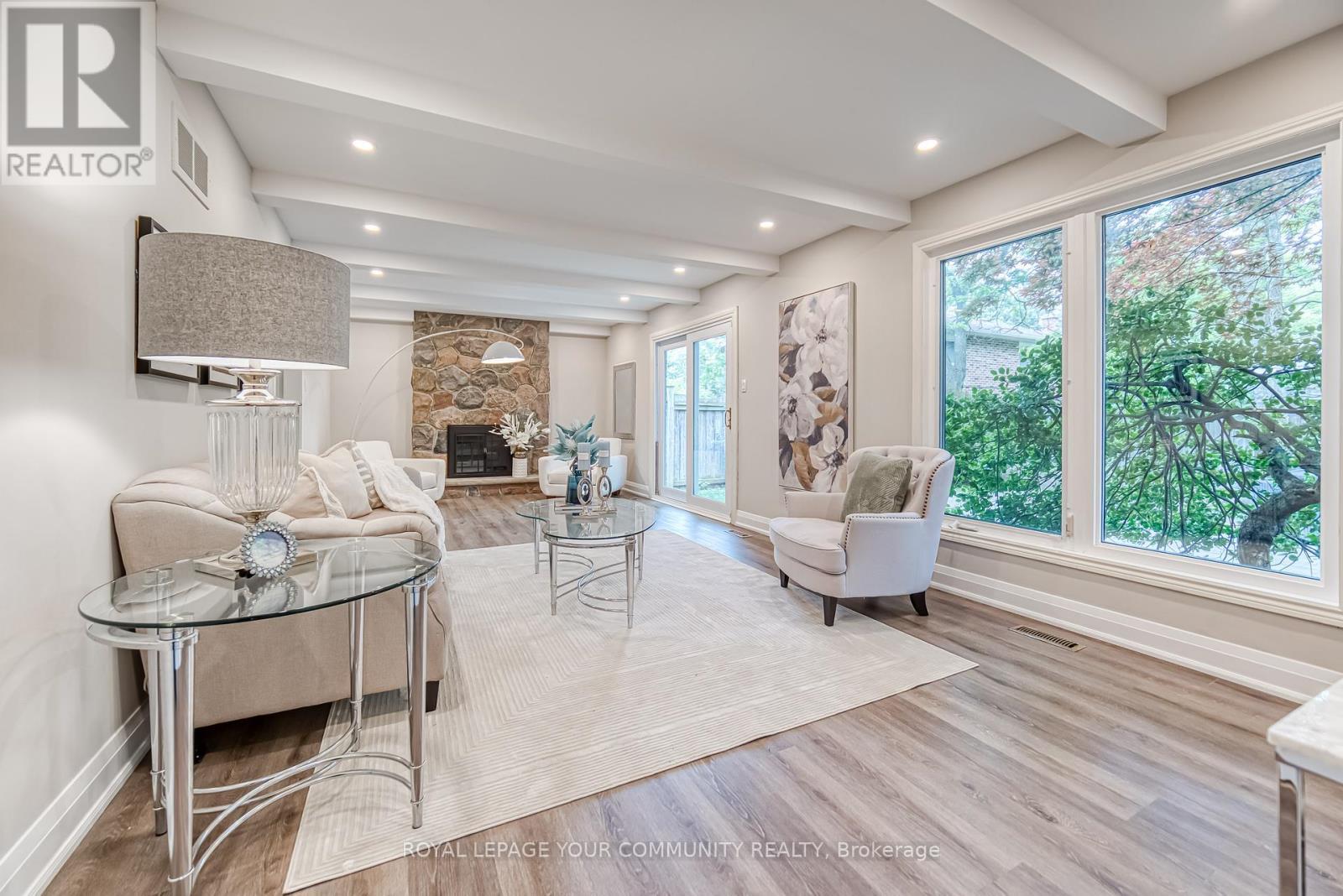 












14 JULIA STREET

,
Markham,




Ontario
L3T4R9

