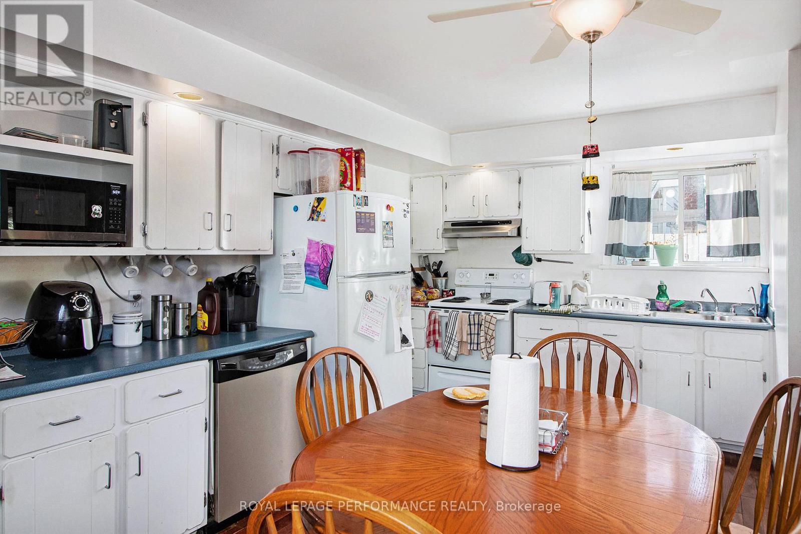 












116 DANIS AVENUE

,
Cornwall,




Ontario
K6H5E4

