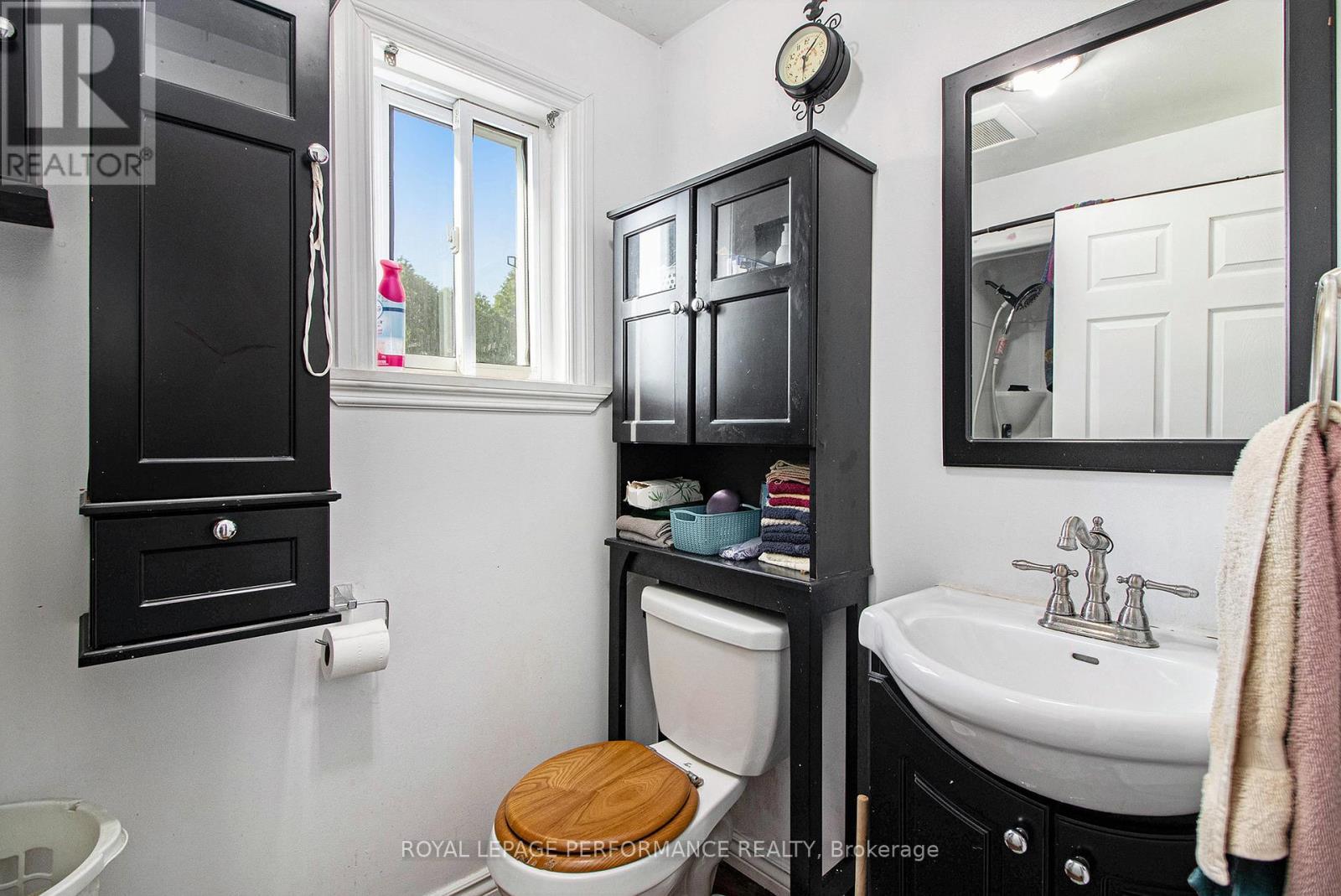 












116 DANIS AVENUE

,
Cornwall,




Ontario
K6H5E4

