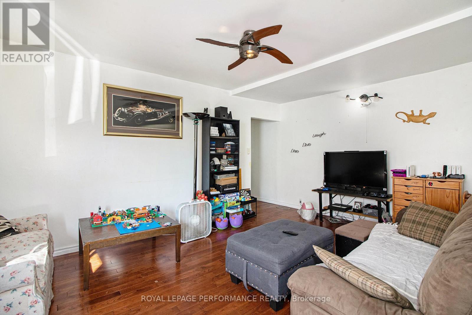 












116 DANIS AVENUE

,
Cornwall,




Ontario
K6H5E4

