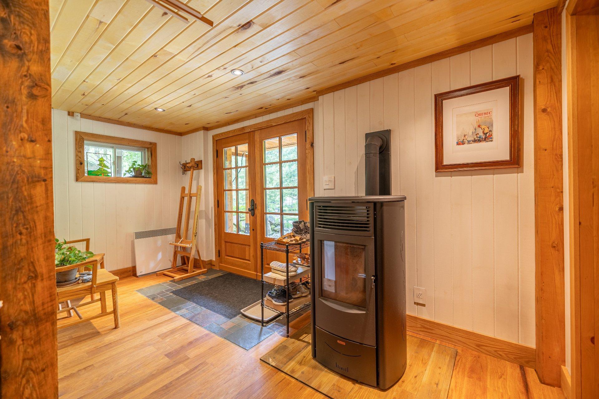









6


Ch. du Lac-Reardon

,
Brownsburg-Chatham,




QC
J8G2J4

