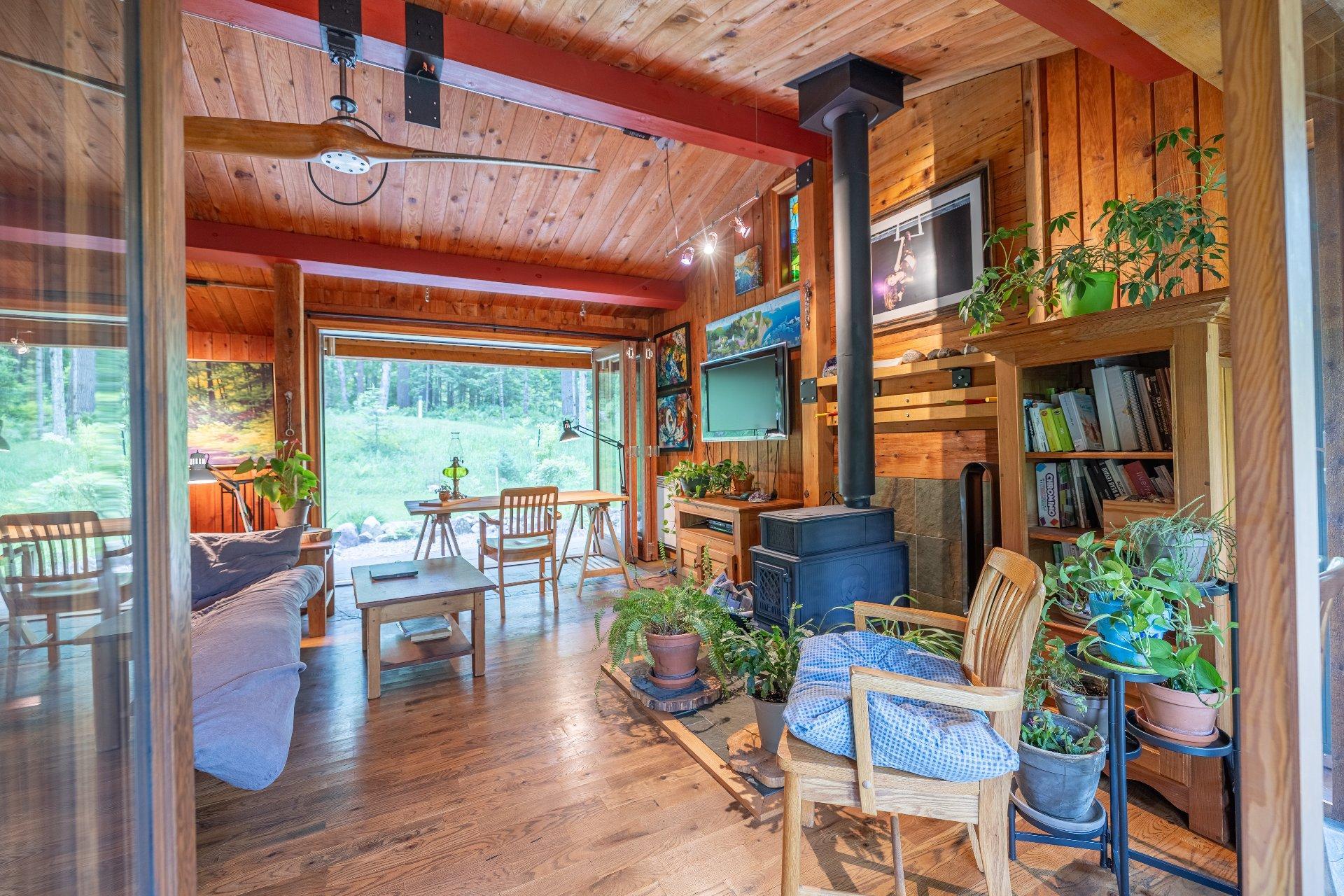 









6


Ch. du Lac-Reardon

,
Brownsburg-Chatham,




QC
J8G2J4

