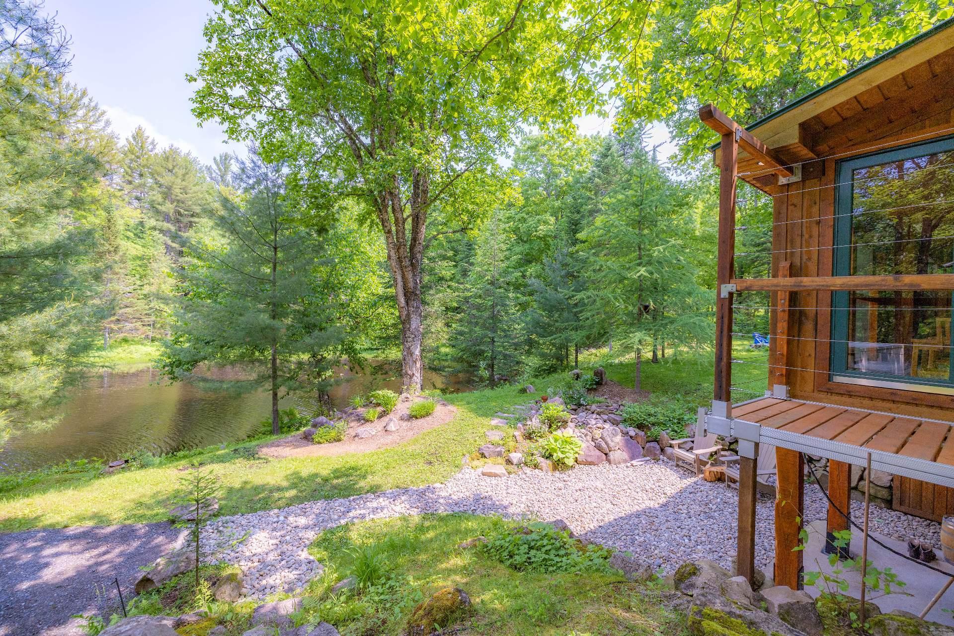 









6


Ch. du Lac-Reardon

,
Brownsburg-Chatham,




QC
J8G2J4

