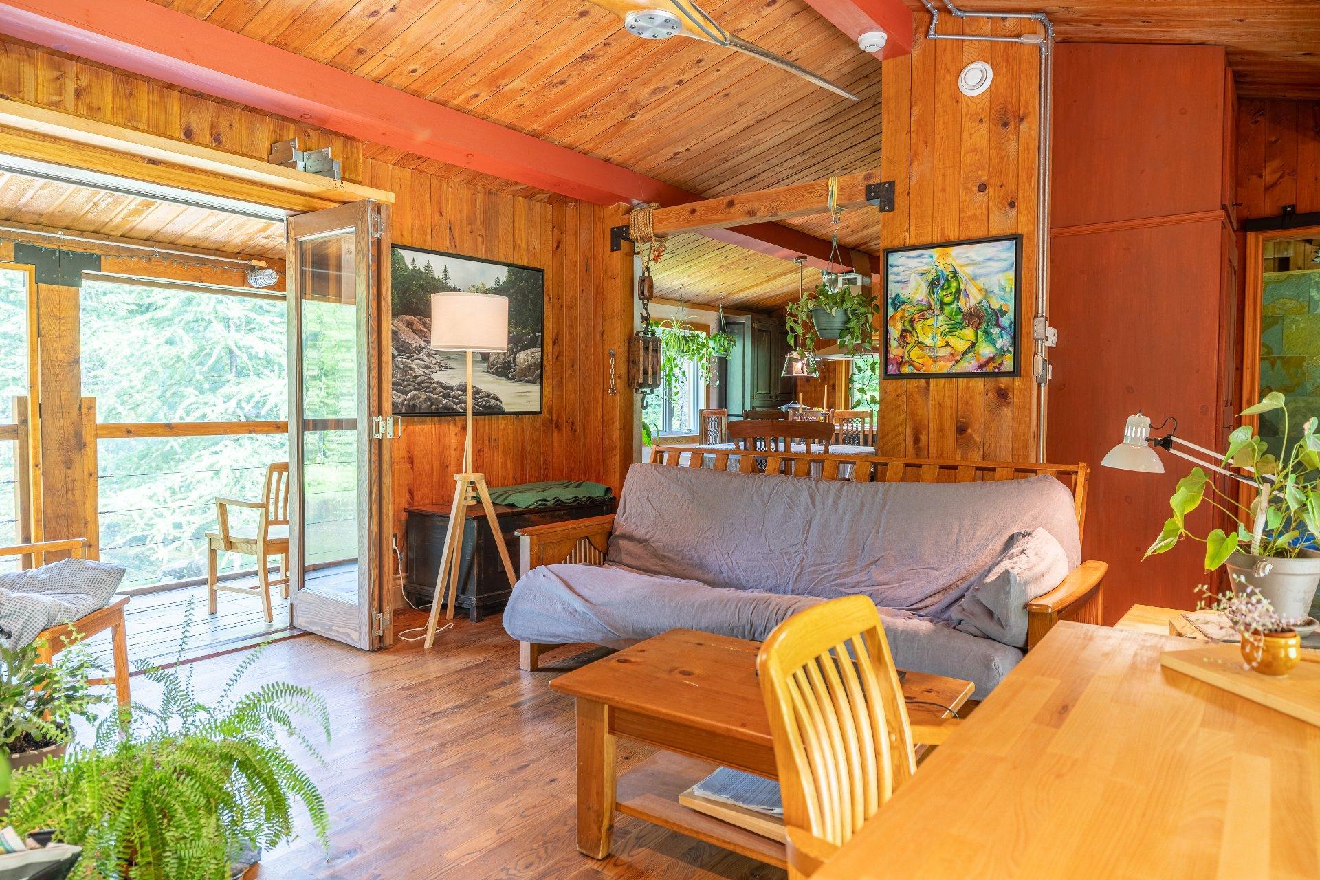 









6


Ch. du Lac-Reardon

,
Brownsburg-Chatham,




QC
J8G2J4

