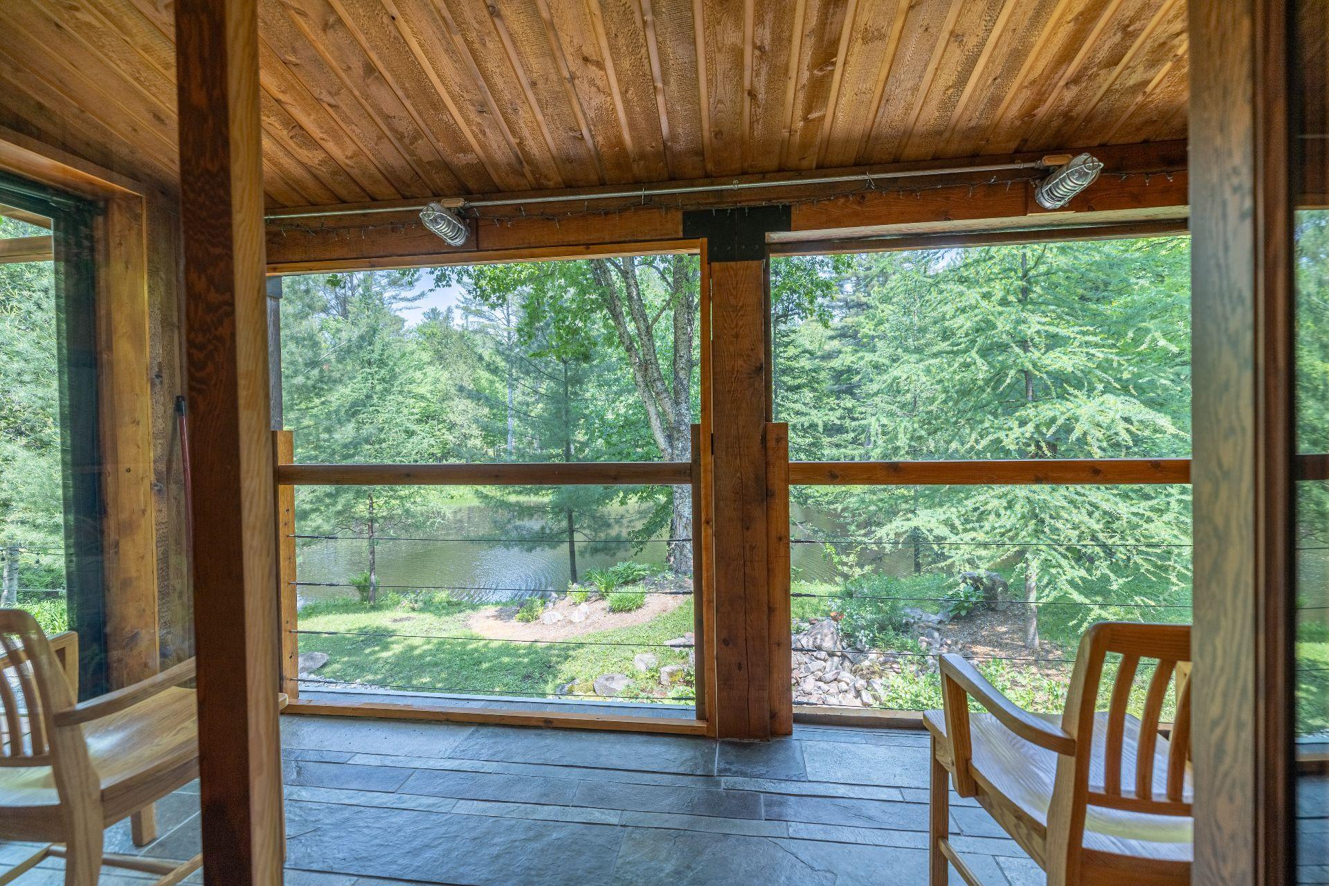 









6


Ch. du Lac-Reardon

,
Brownsburg-Chatham,




QC
J8G2J4

