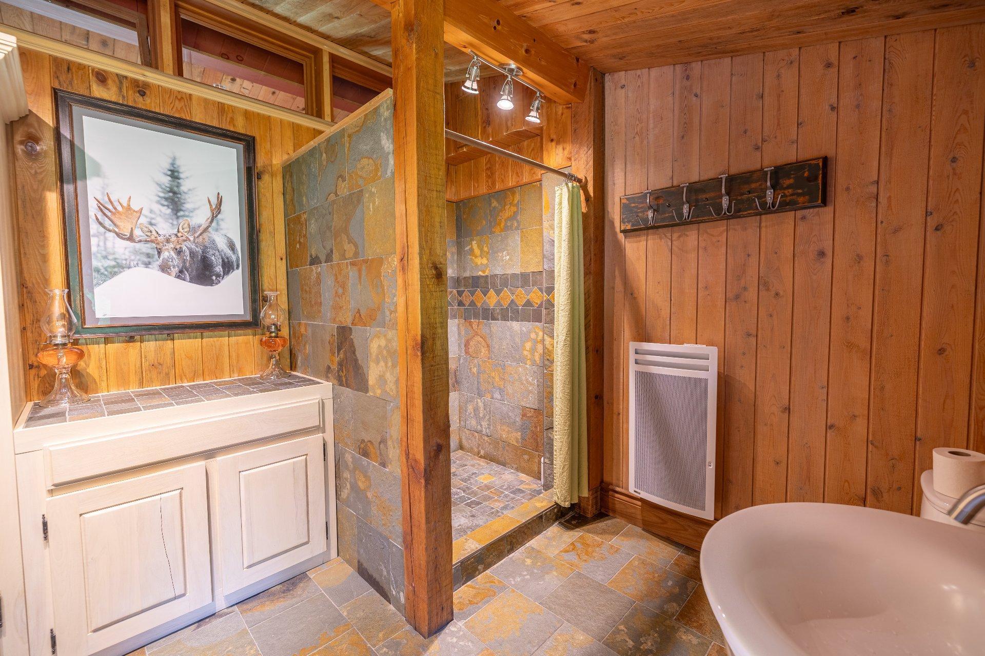 









6


Ch. du Lac-Reardon

,
Brownsburg-Chatham,




QC
J8G2J4

