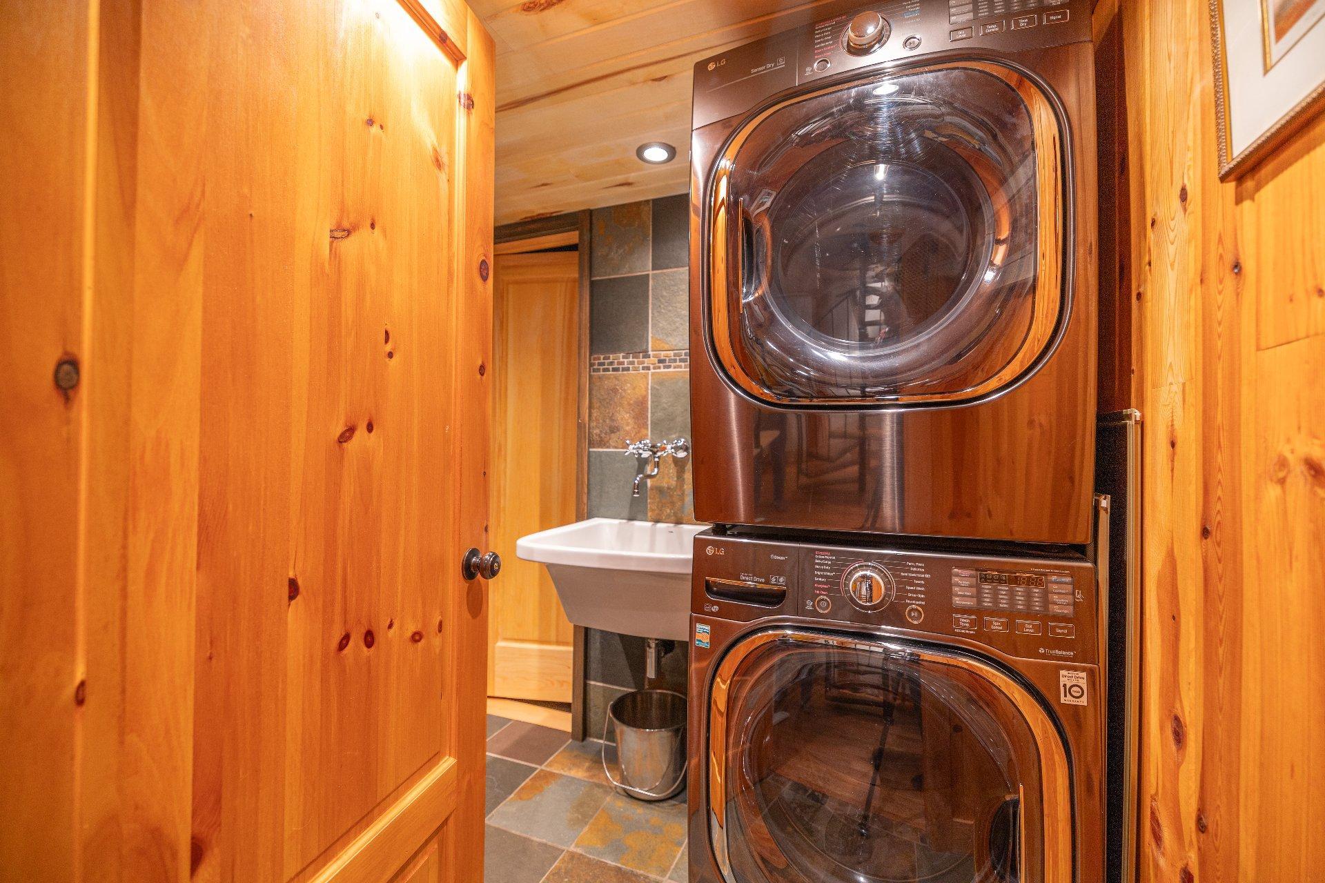 









6


Ch. du Lac-Reardon

,
Brownsburg-Chatham,




QC
J8G2J4

