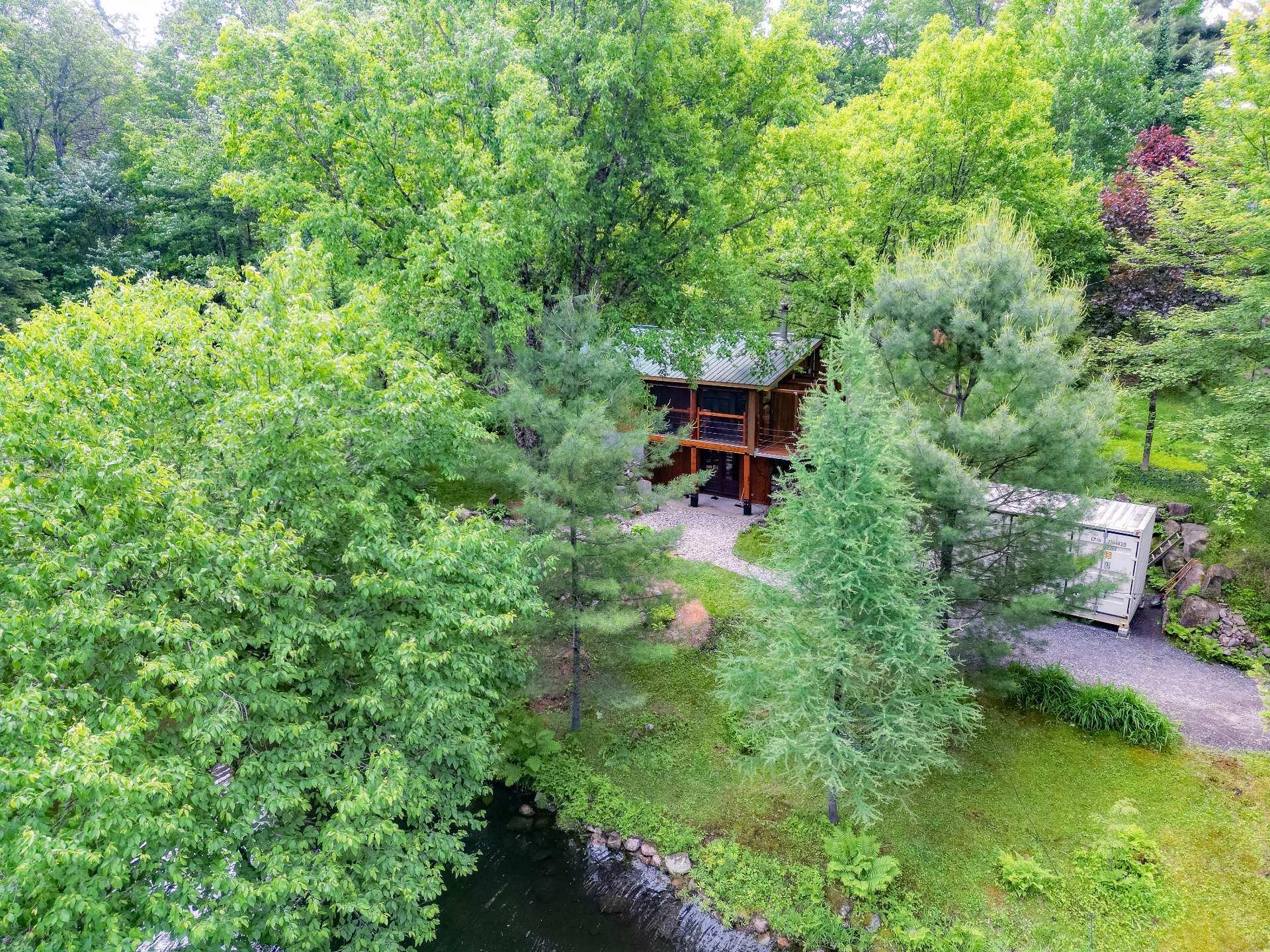 









6


Ch. du Lac-Reardon

,
Brownsburg-Chatham,




QC
J8G2J4

