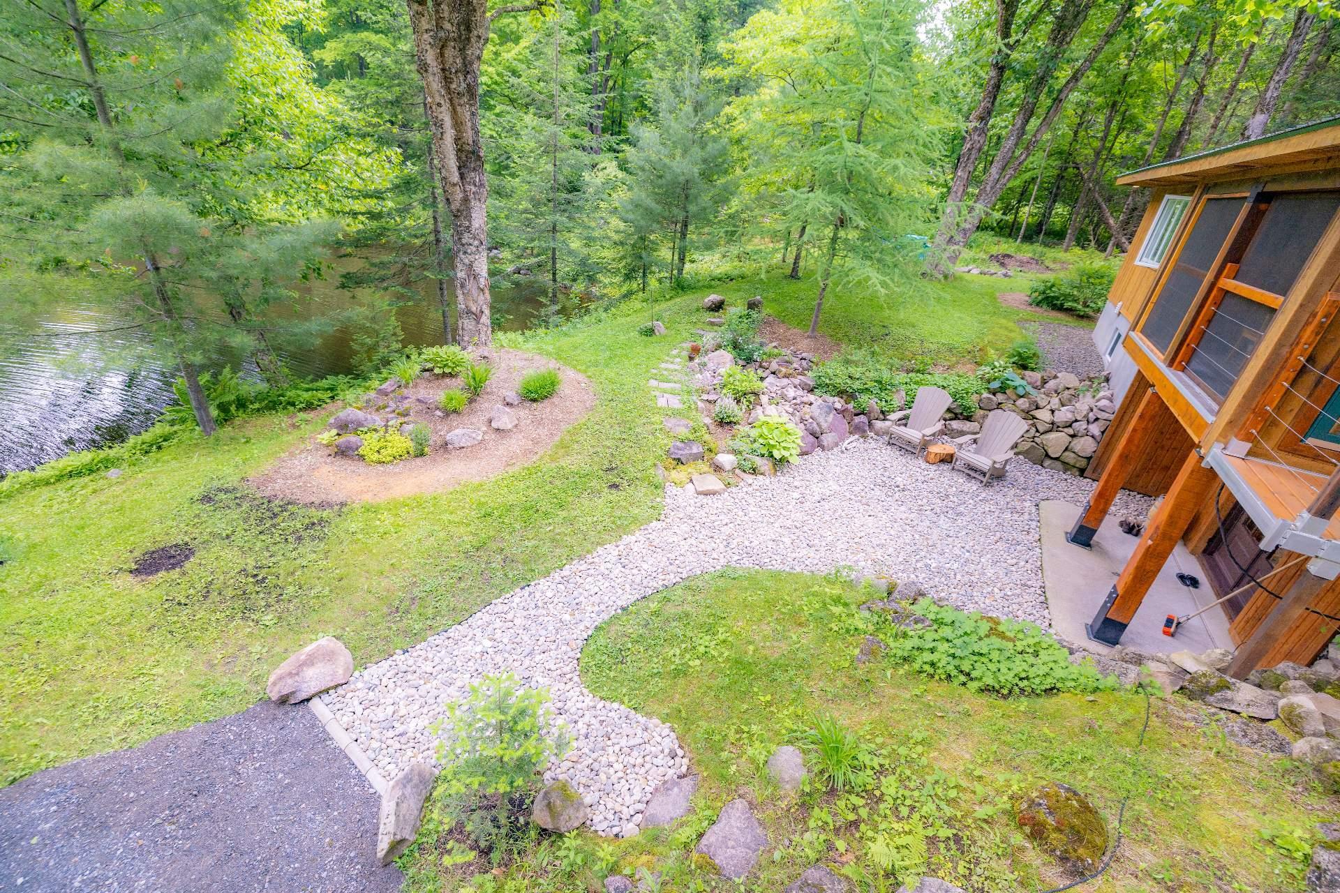 









6


Ch. du Lac-Reardon

,
Brownsburg-Chatham,




QC
J8G2J4

