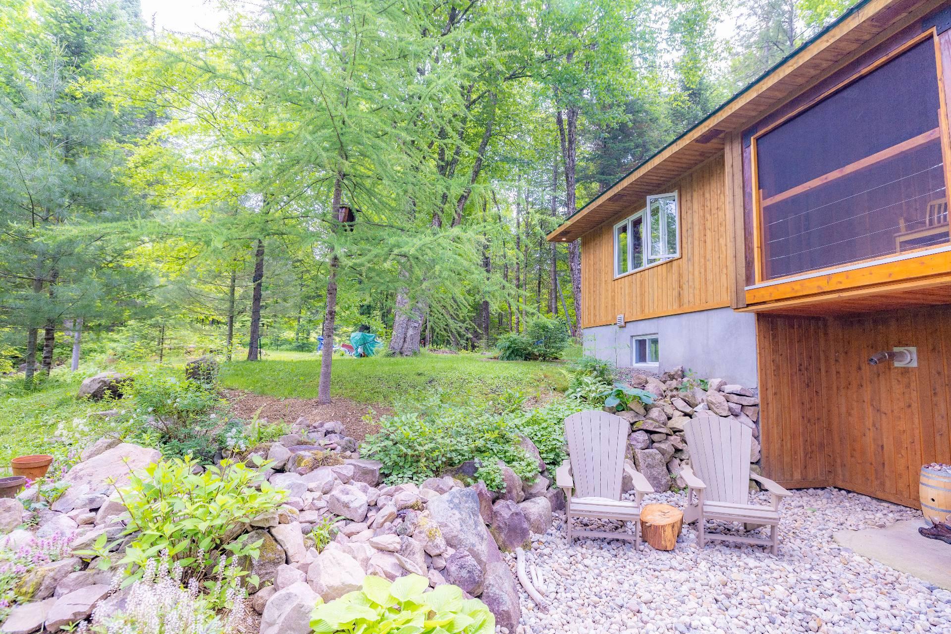 









6


Ch. du Lac-Reardon

,
Brownsburg-Chatham,




QC
J8G2J4

