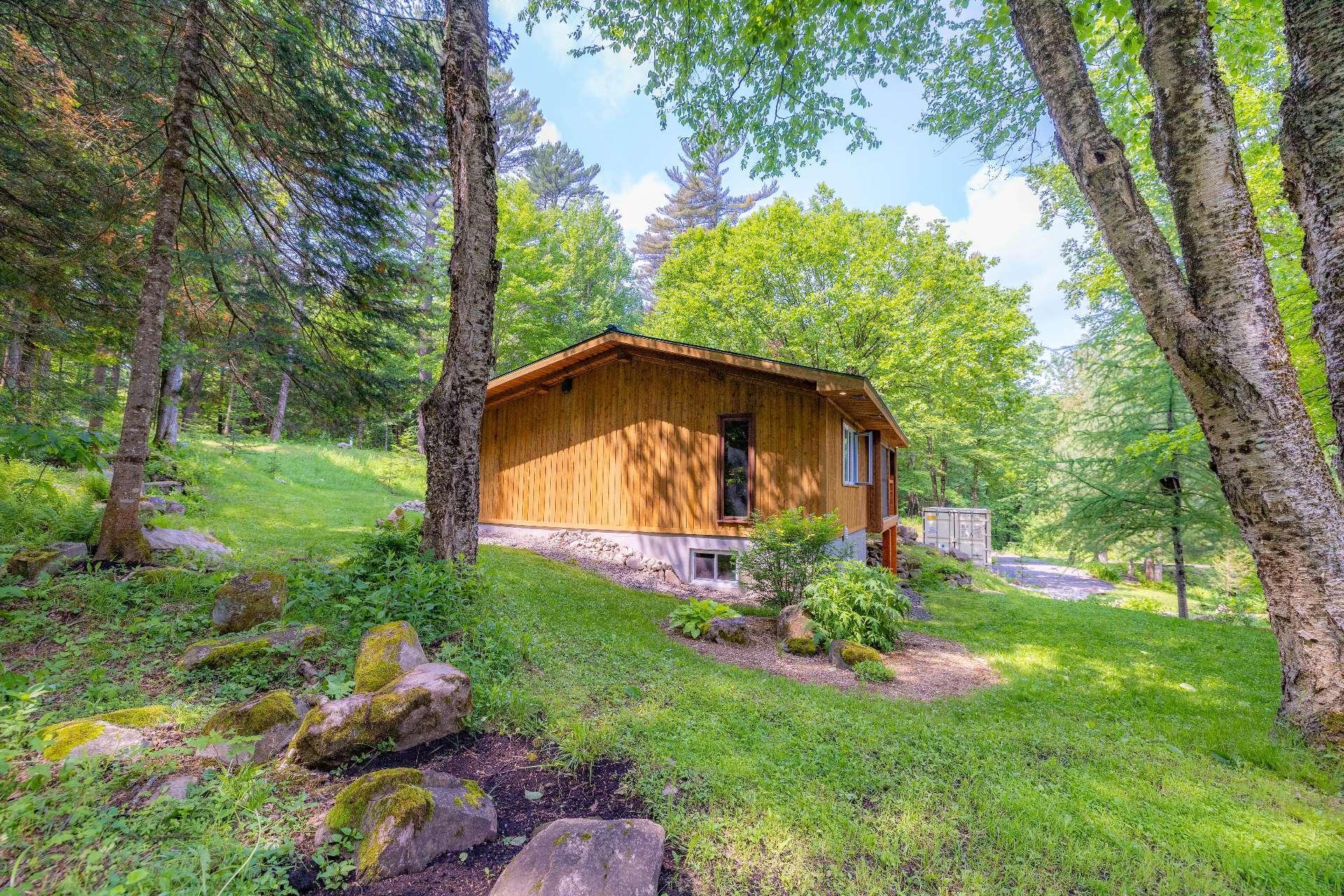 









6


Ch. du Lac-Reardon

,
Brownsburg-Chatham,




QC
J8G2J4

