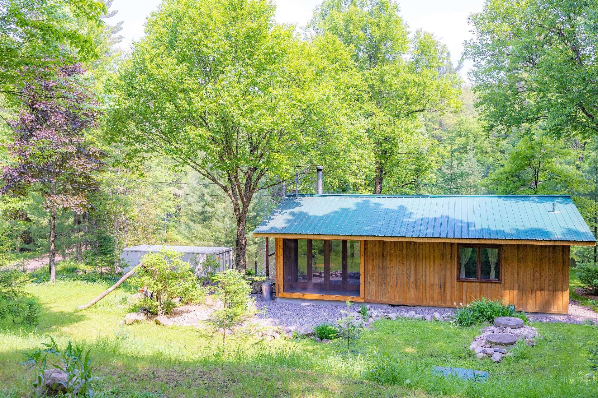 









6


Ch. du Lac-Reardon

,
Brownsburg-Chatham,




QC
J8G2J4

