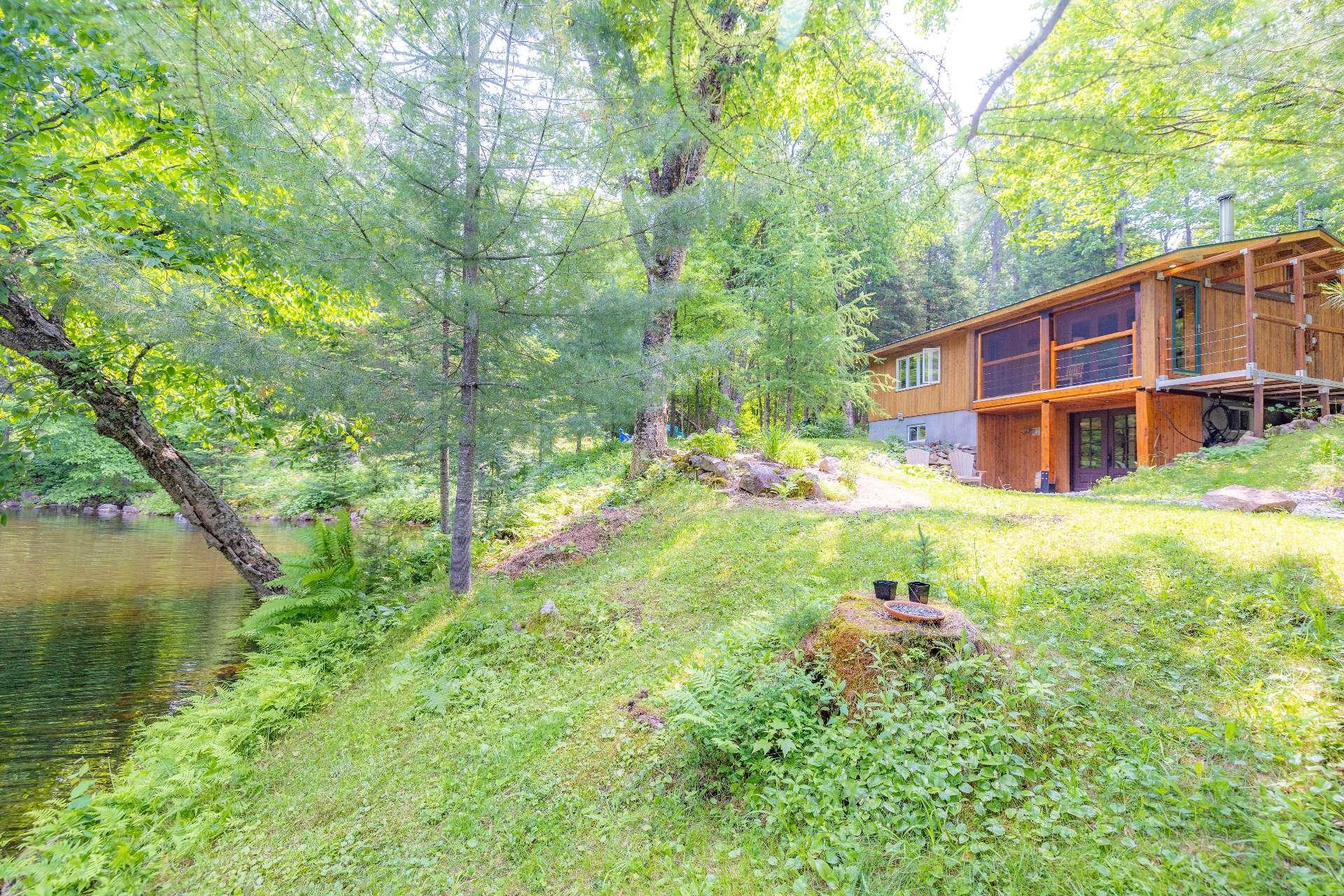 









6


Ch. du Lac-Reardon

,
Brownsburg-Chatham,




QC
J8G2J4

