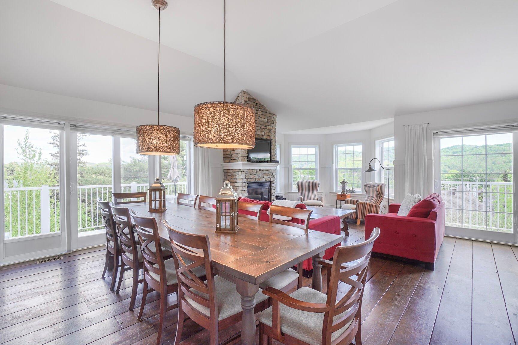 









17Z


Av. des Érables

,
Saint-Sauveur,




QC
J0R1R4

