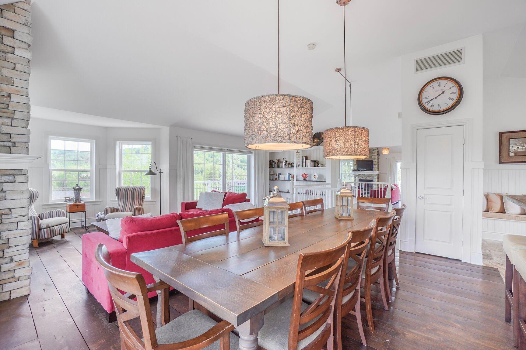 









17Z


Av. des Érables

,
Saint-Sauveur,




QC
J0R1R4

