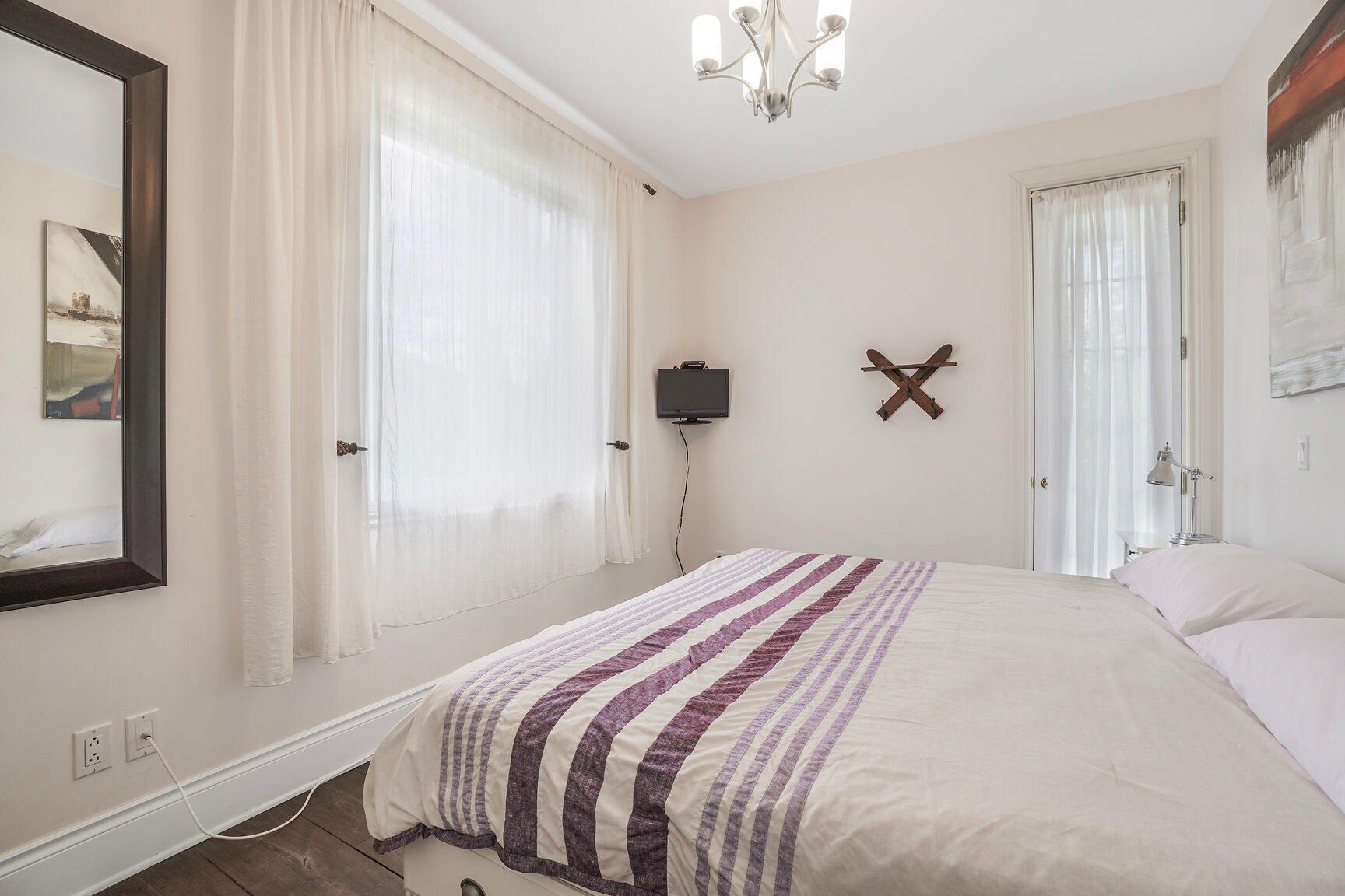 









17Z


Av. des Érables

,
Saint-Sauveur,




QC
J0R1R4

