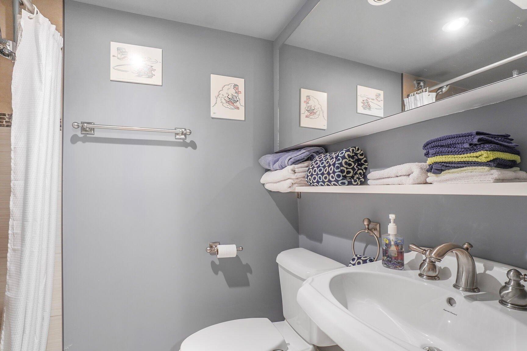 









17Z


Av. des Érables

,
Saint-Sauveur,




QC
J0R1R4

