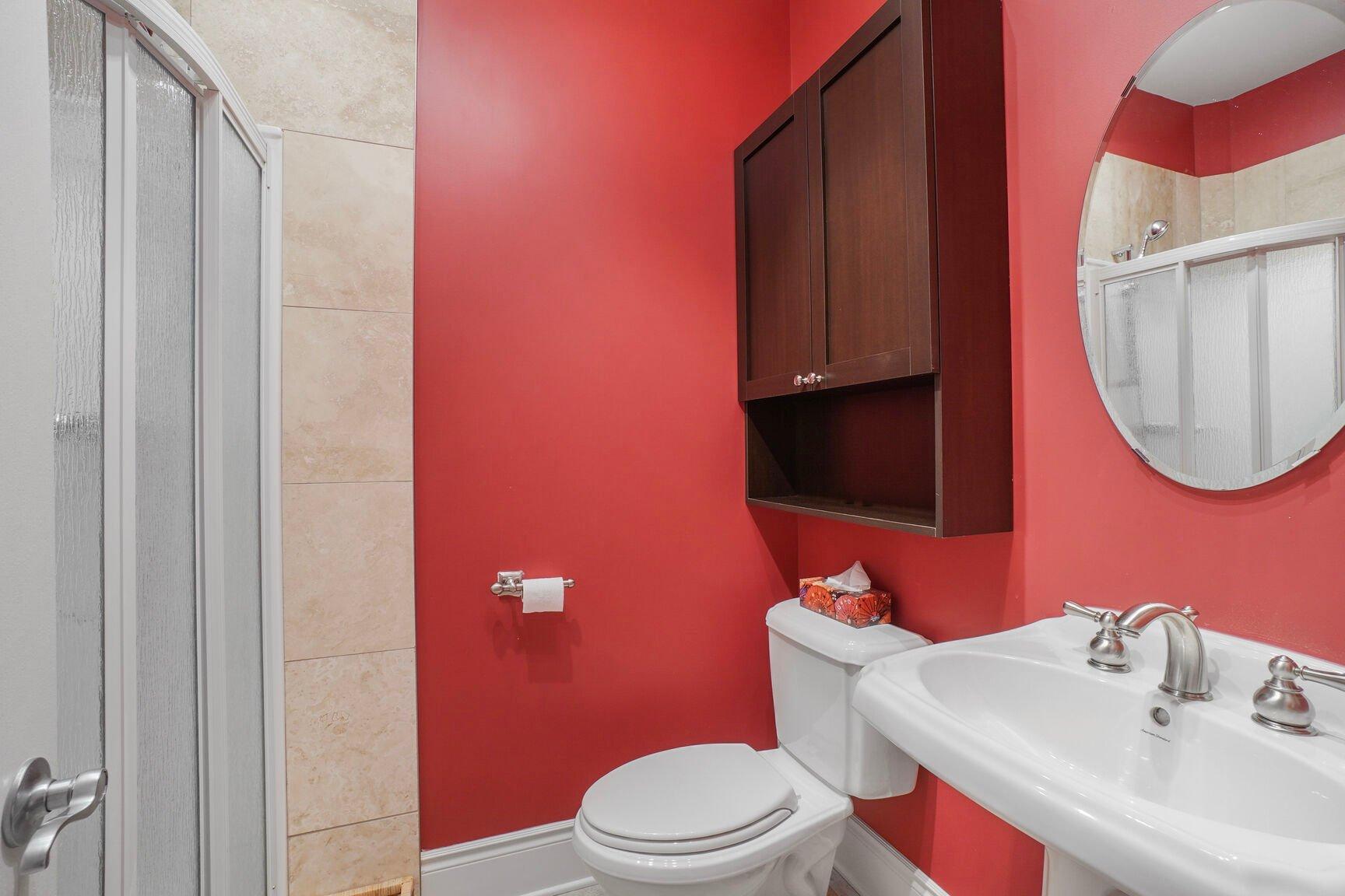 









17Z


Av. des Érables

,
Saint-Sauveur,




QC
J0R1R4

