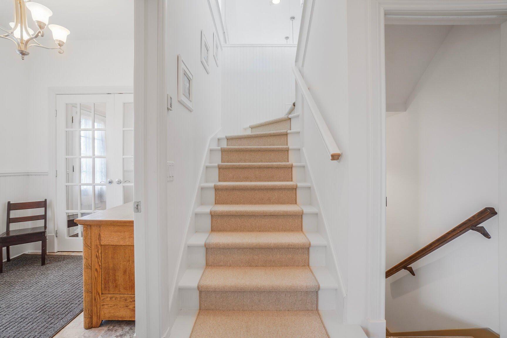 









17Z


Av. des Érables

,
Saint-Sauveur,




QC
J0R1R4

