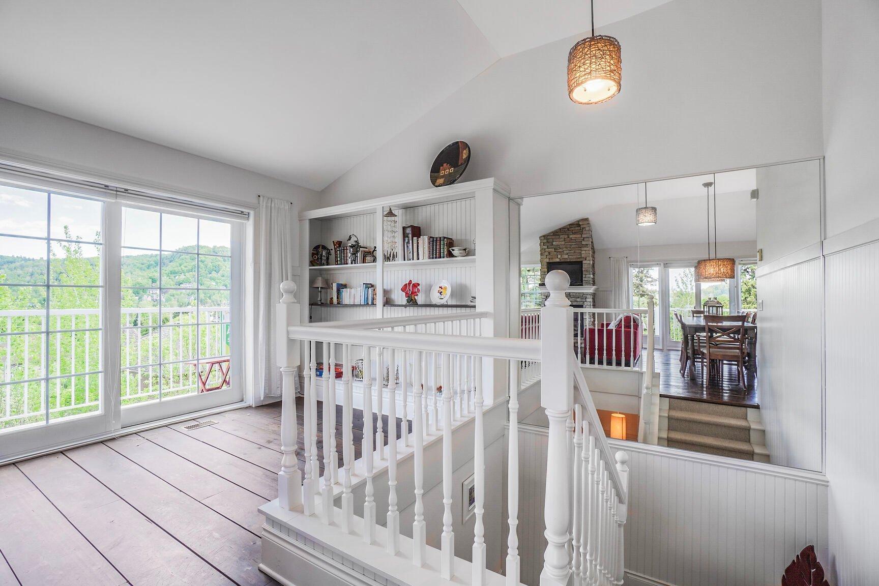 









17Z


Av. des Érables

,
Saint-Sauveur,




QC
J0R1R4

