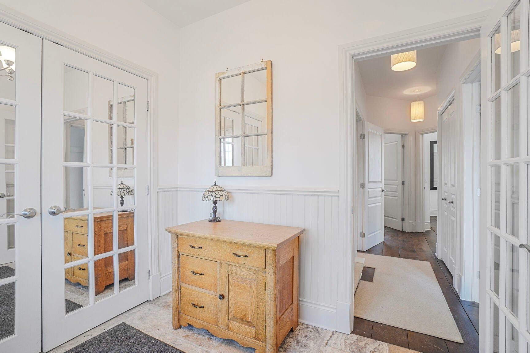 









17Z


Av. des Érables

,
Saint-Sauveur,




QC
J0R1R4

