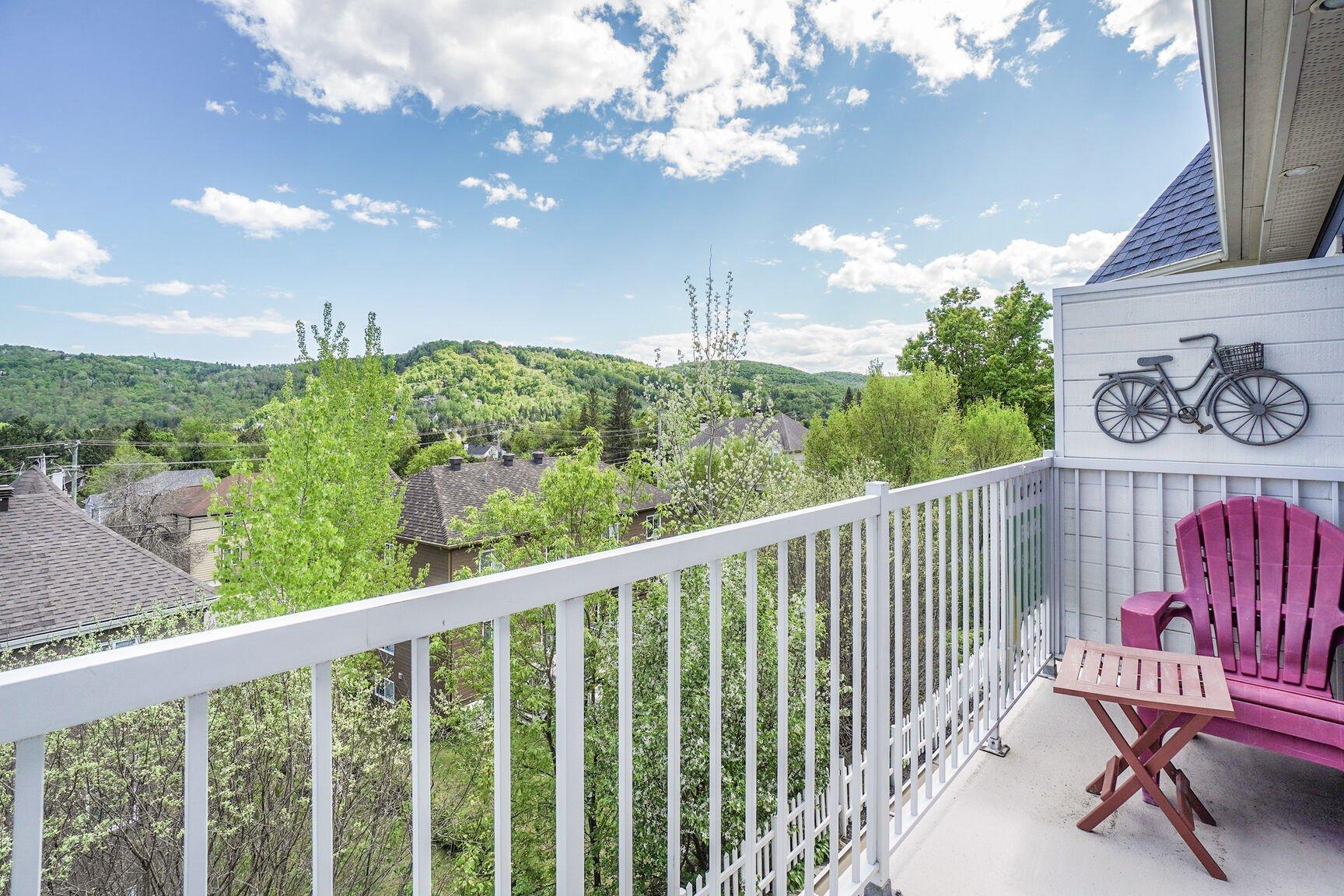 









17Z


Av. des Érables

,
Saint-Sauveur,




QC
J0R1R4

