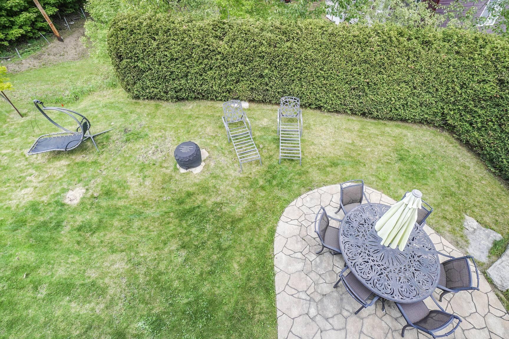 









17Z


Av. des Érables

,
Saint-Sauveur,




QC
J0R1R4

