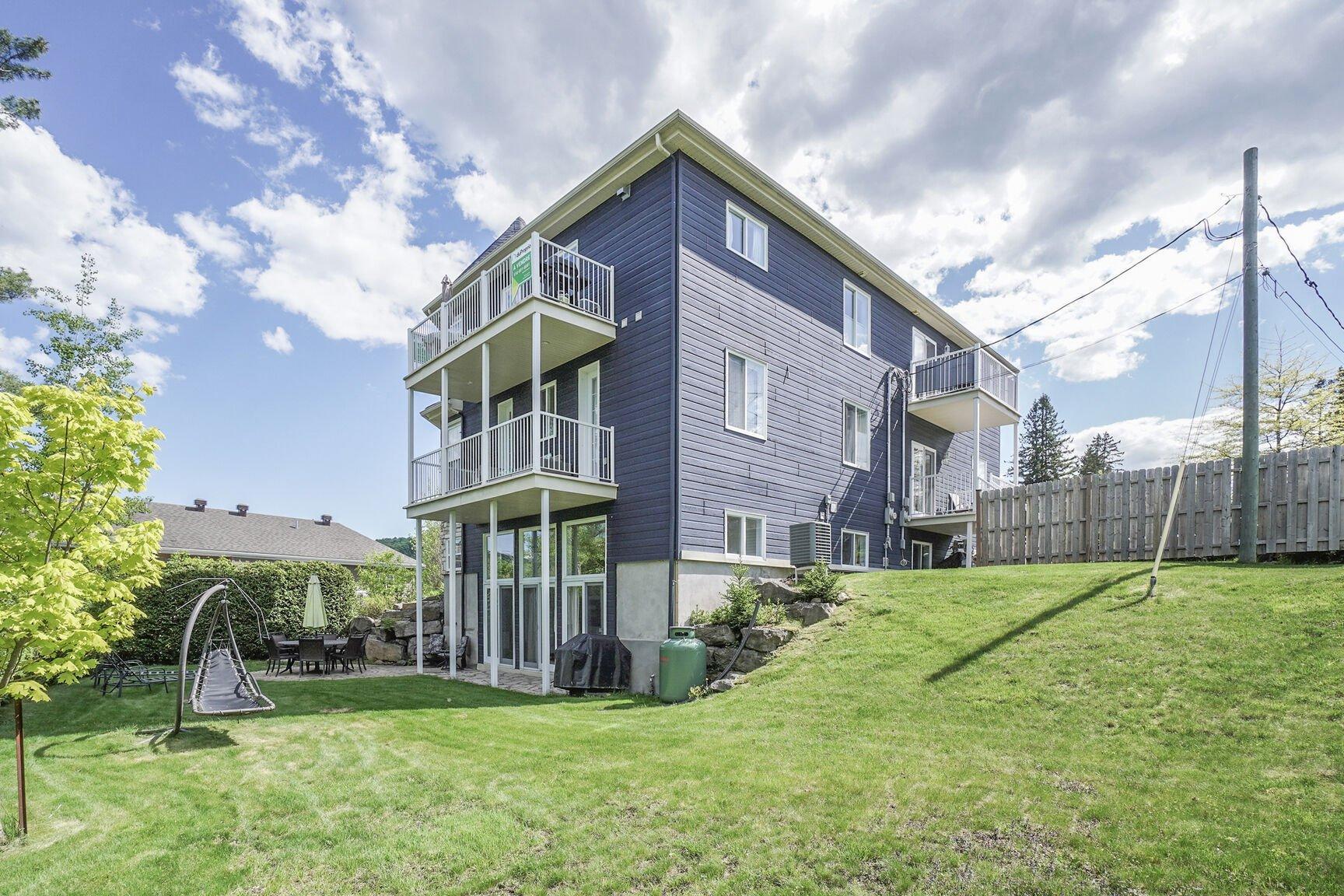 









17Z


Av. des Érables

,
Saint-Sauveur,




QC
J0R1R4

