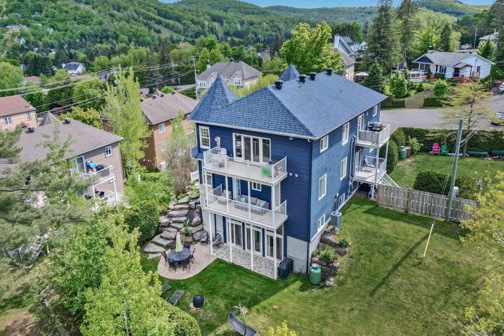 









17Z


Av. des Érables

,
Saint-Sauveur,




QC
J0R1R4

