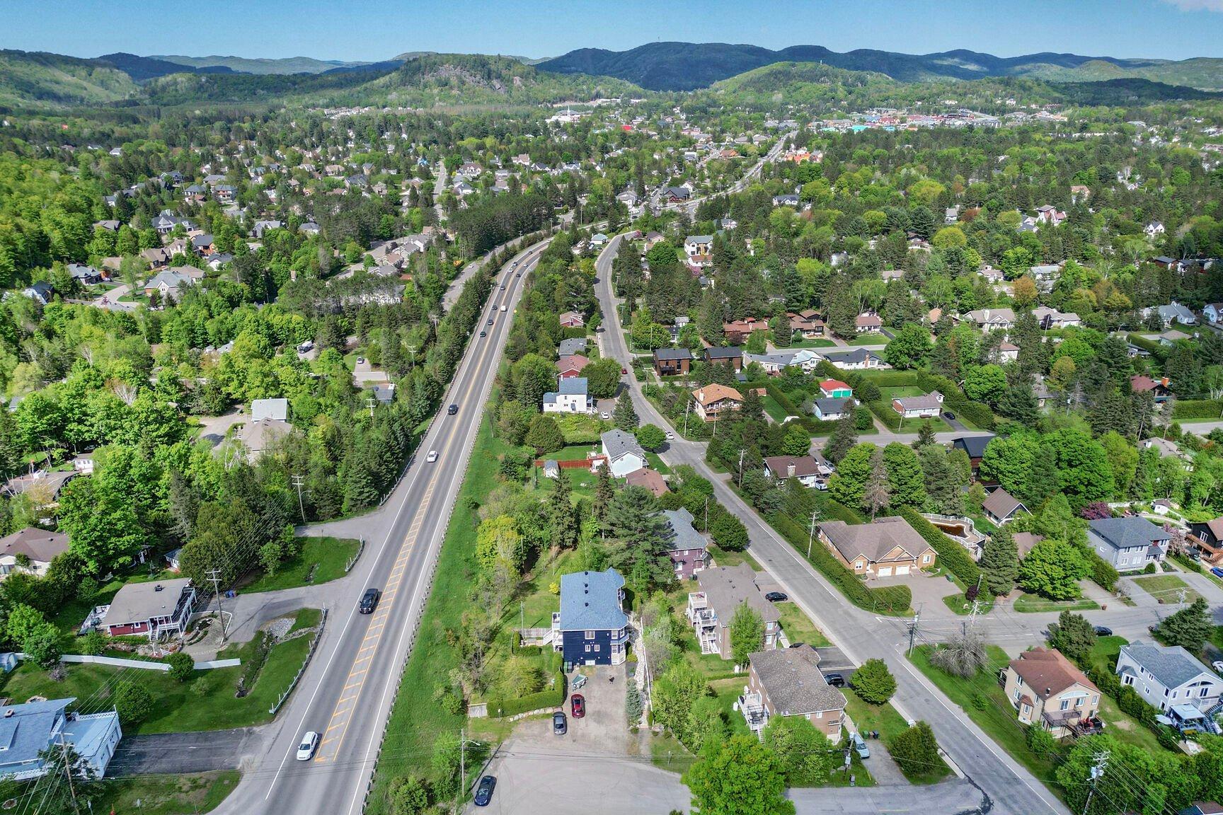 









17Z


Av. des Érables

,
Saint-Sauveur,




QC
J0R1R4

