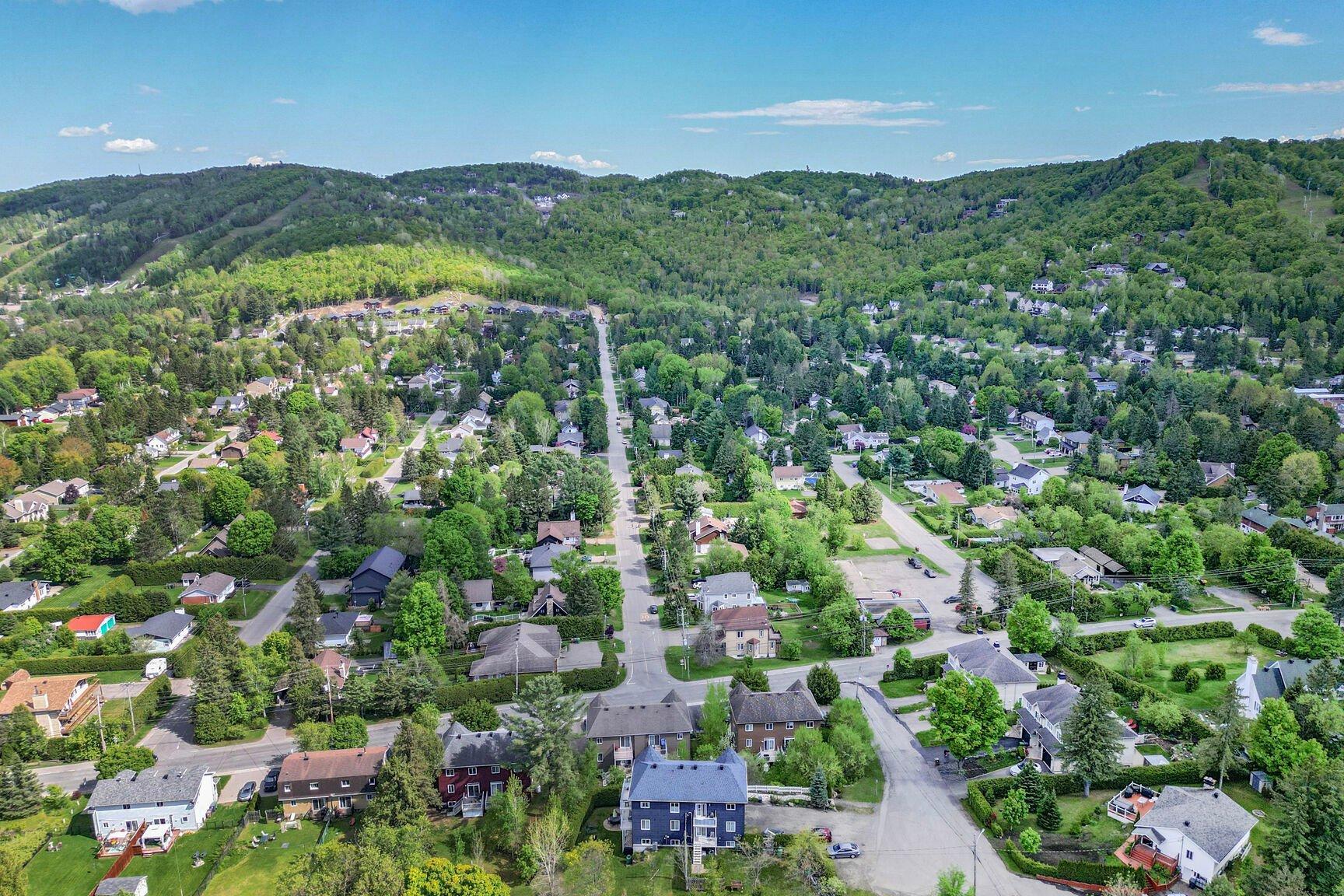 









17Z


Av. des Érables

,
Saint-Sauveur,




QC
J0R1R4

