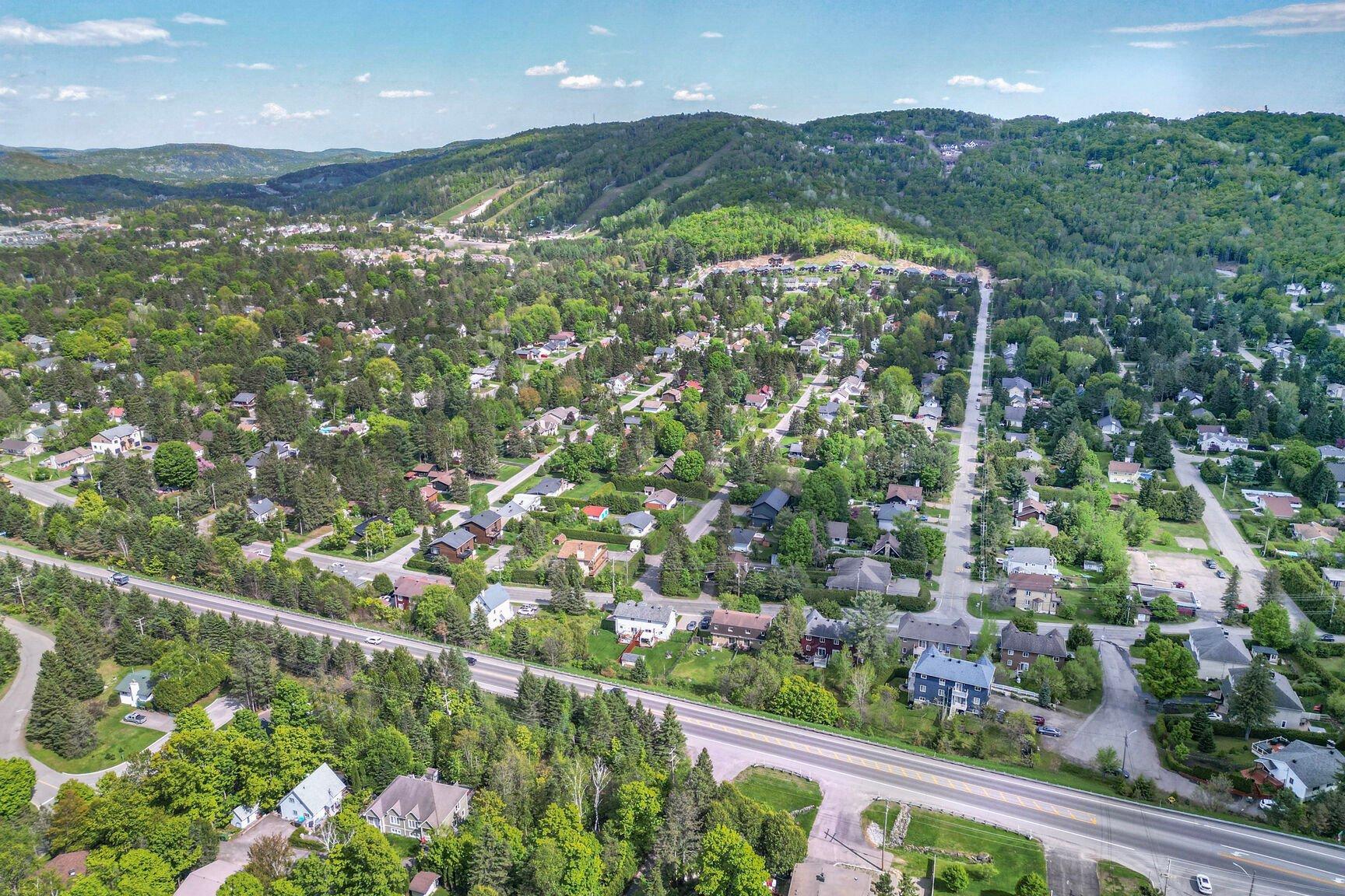 









17Z


Av. des Érables

,
Saint-Sauveur,




QC
J0R1R4

