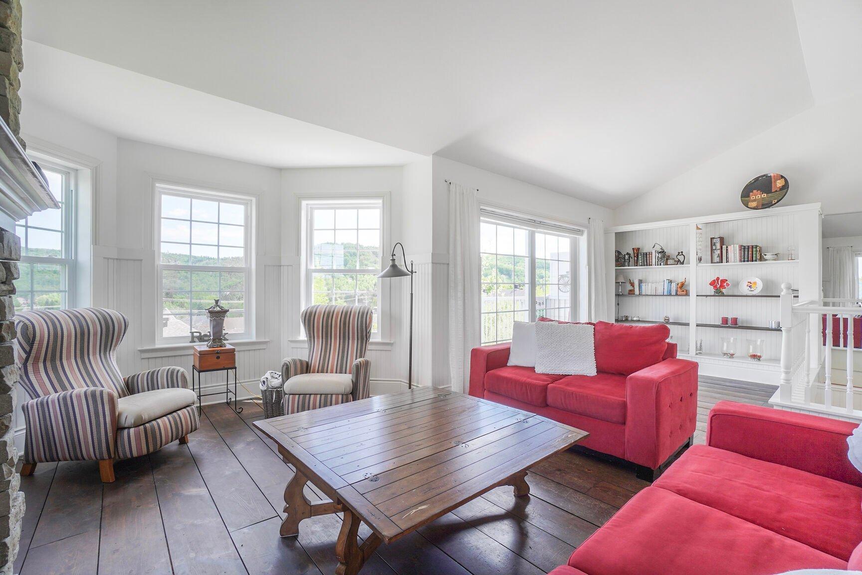 









17Z


Av. des Érables

,
Saint-Sauveur,




QC
J0R1R4

