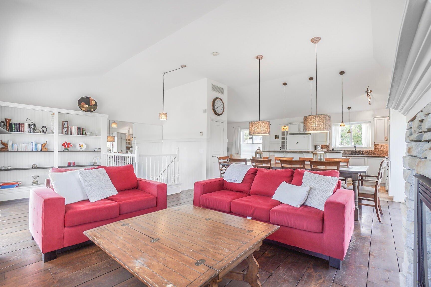 









17Z


Av. des Érables

,
Saint-Sauveur,




QC
J0R1R4

