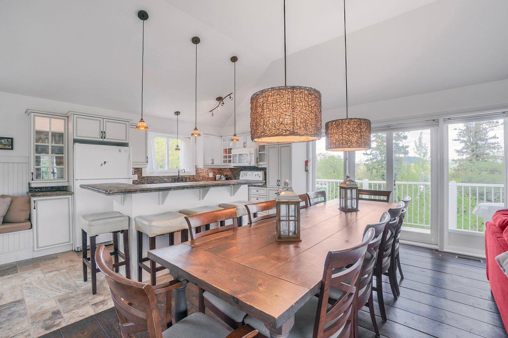









17Z


Av. des Érables

,
Saint-Sauveur,




QC
J0R1R4

