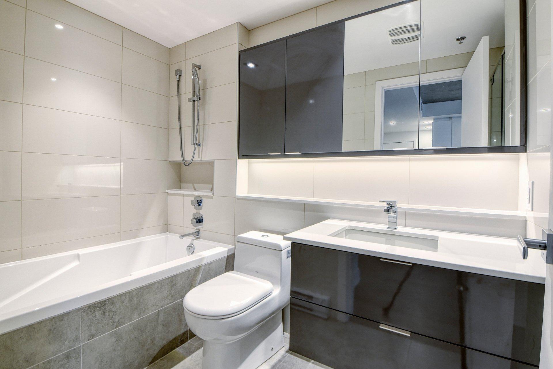 









738


Rue St-Paul O.

, 631,
Montréal (Ville-Marie),




QC
H3C0N5

