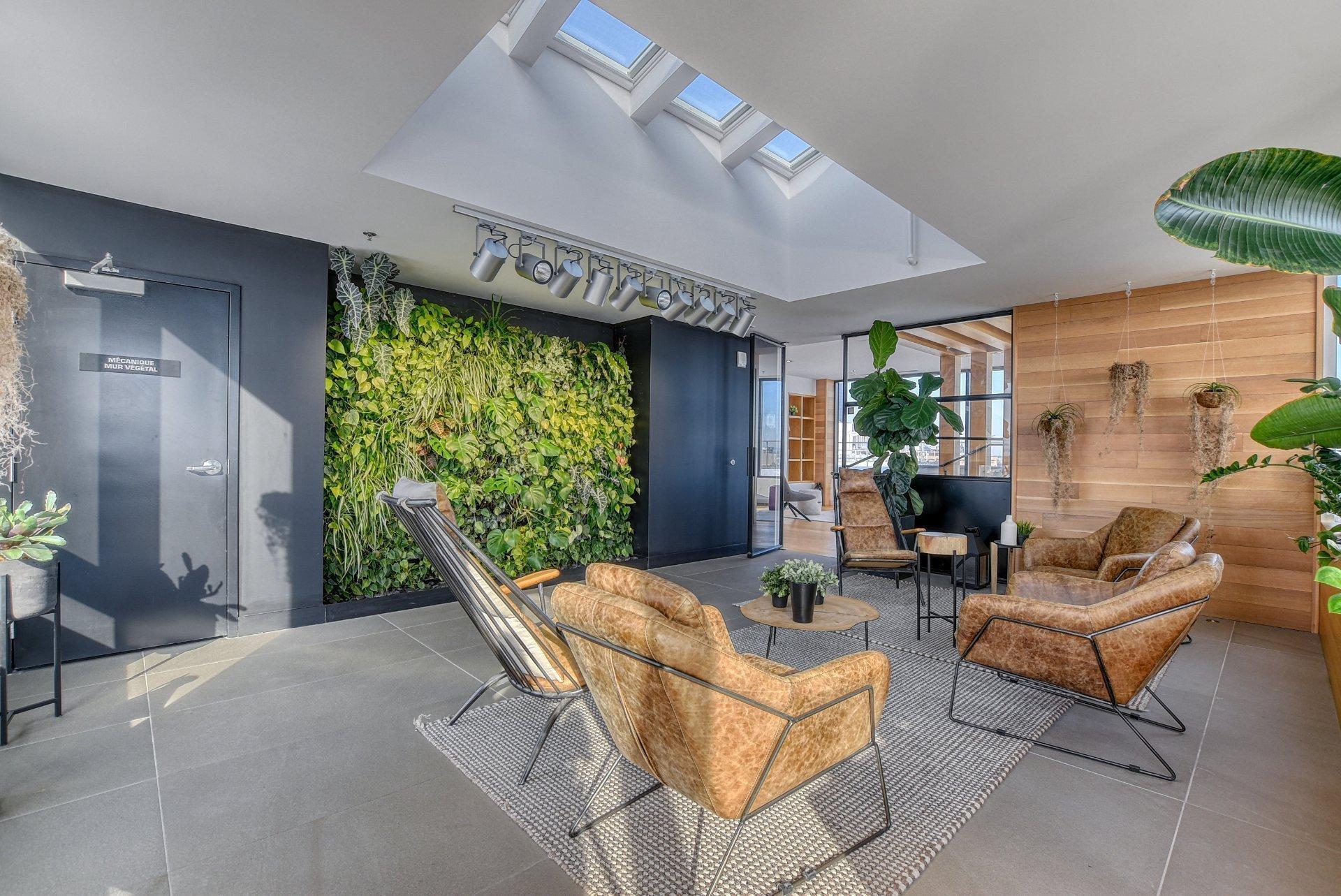 









738


Rue St-Paul O.

, 631,
Montréal (Ville-Marie),




QC
H3C0N5

