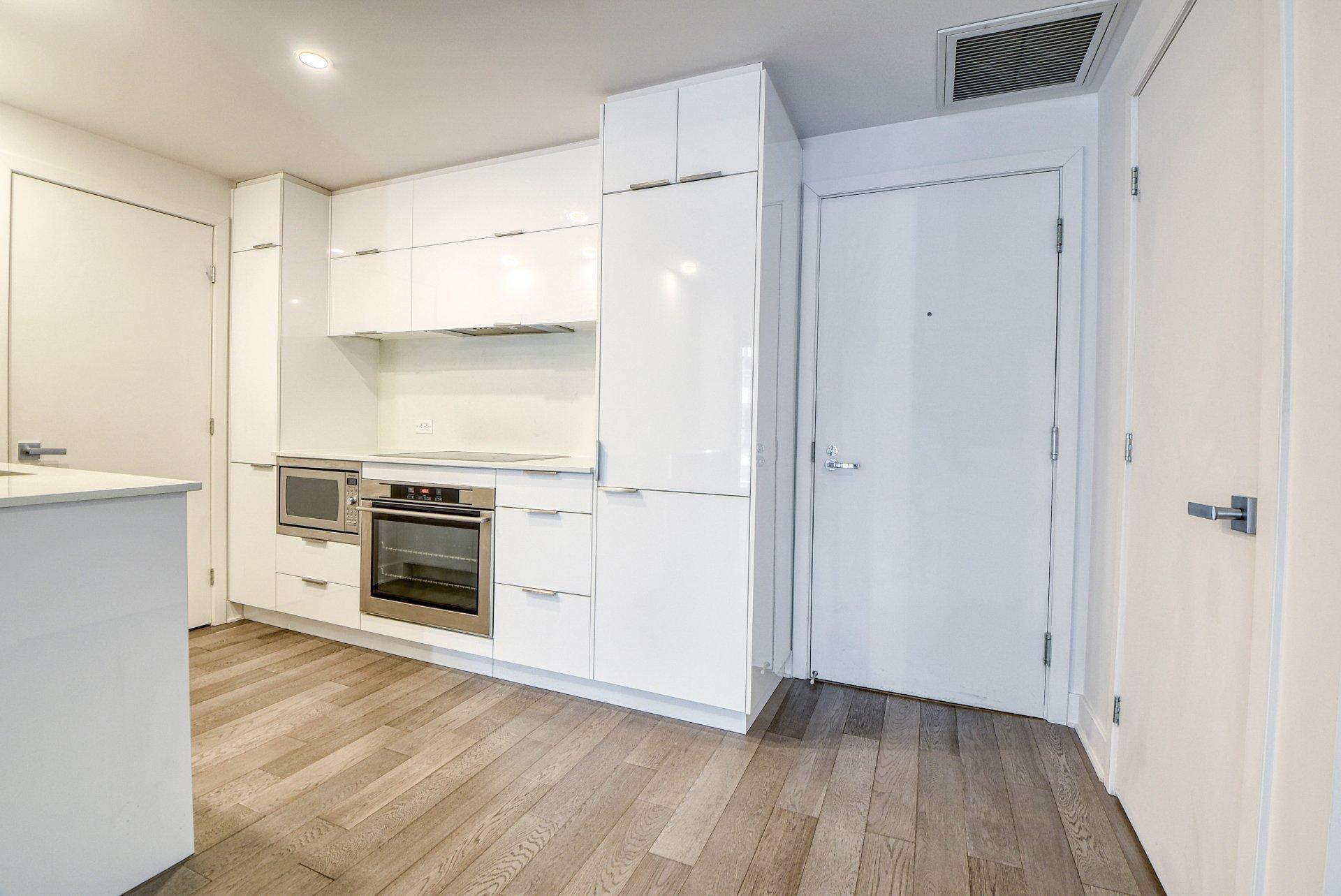 









738


Rue St-Paul O.

, 631,
Montréal (Ville-Marie),




QC
H3C0N5

