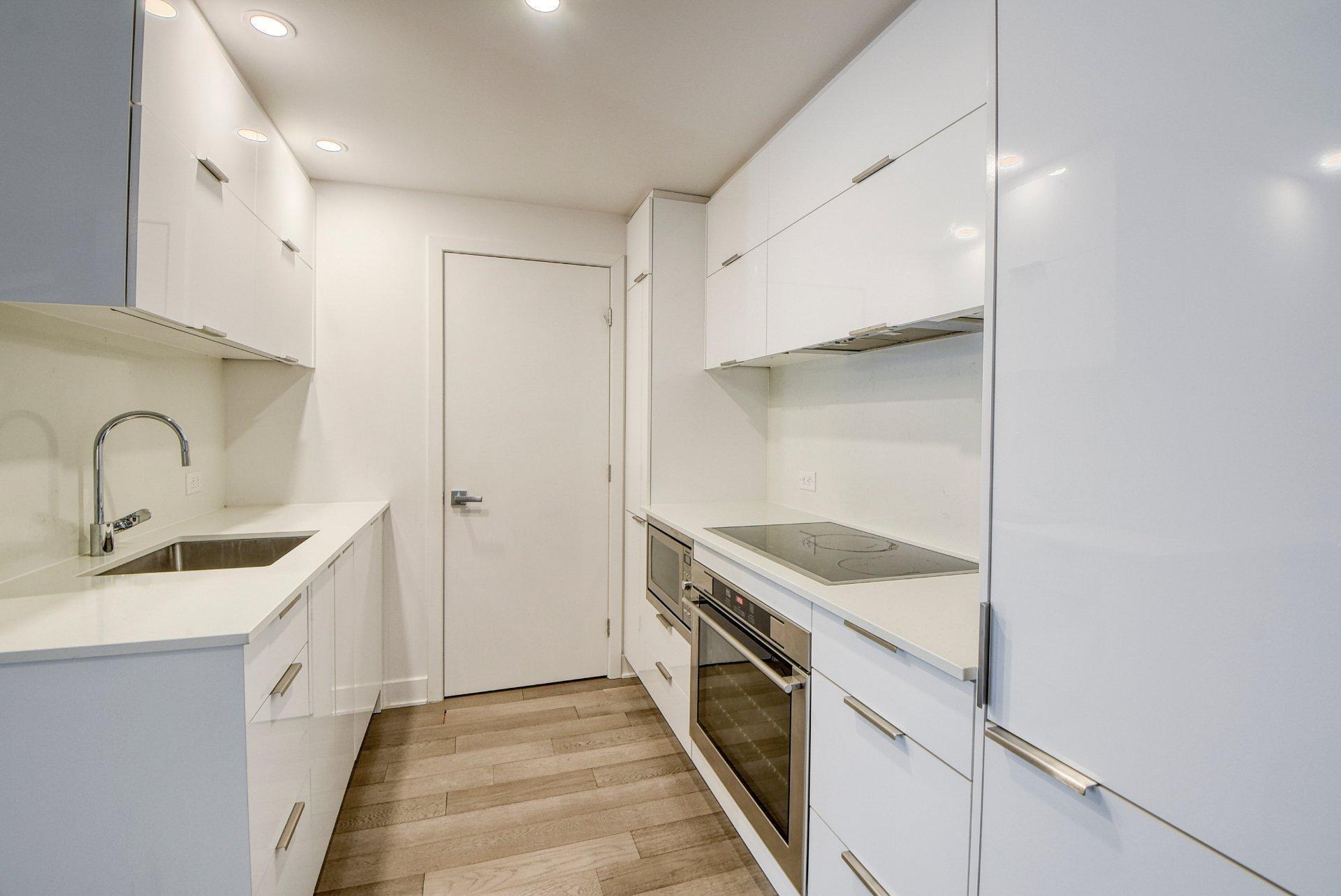 









738


Rue St-Paul O.

, 631,
Montréal (Ville-Marie),




QC
H3C0N5

