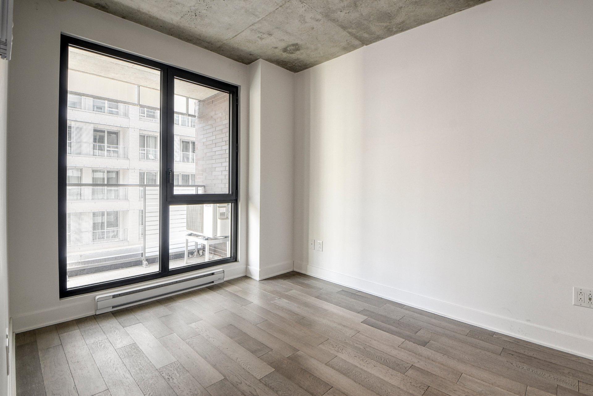









738


Rue St-Paul O.

, 631,
Montréal (Ville-Marie),




QC
H3C0N5

