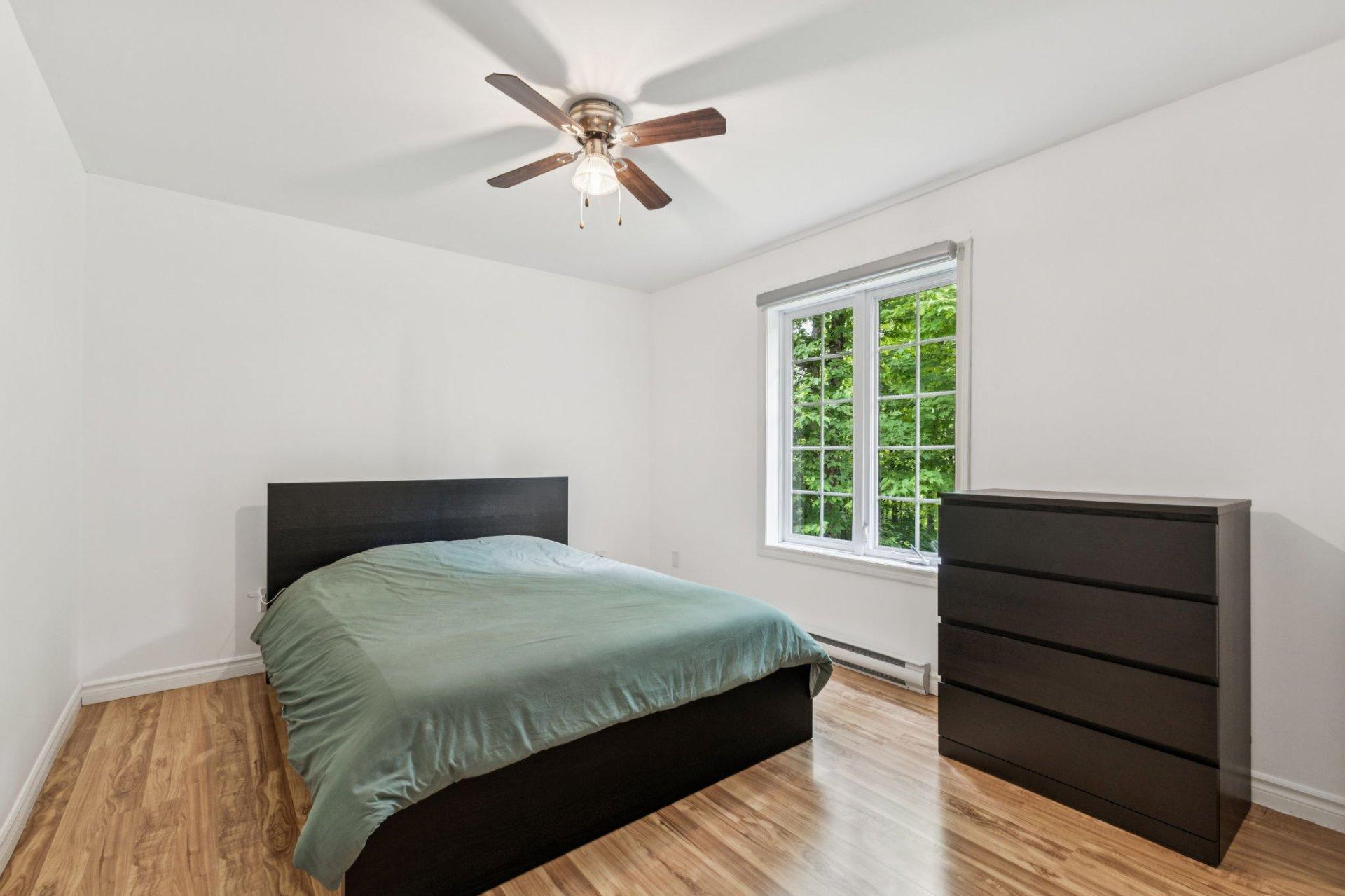 









422


Ch. du Ruisseau

,
Val-des-Monts,




QC
J8N1E7

