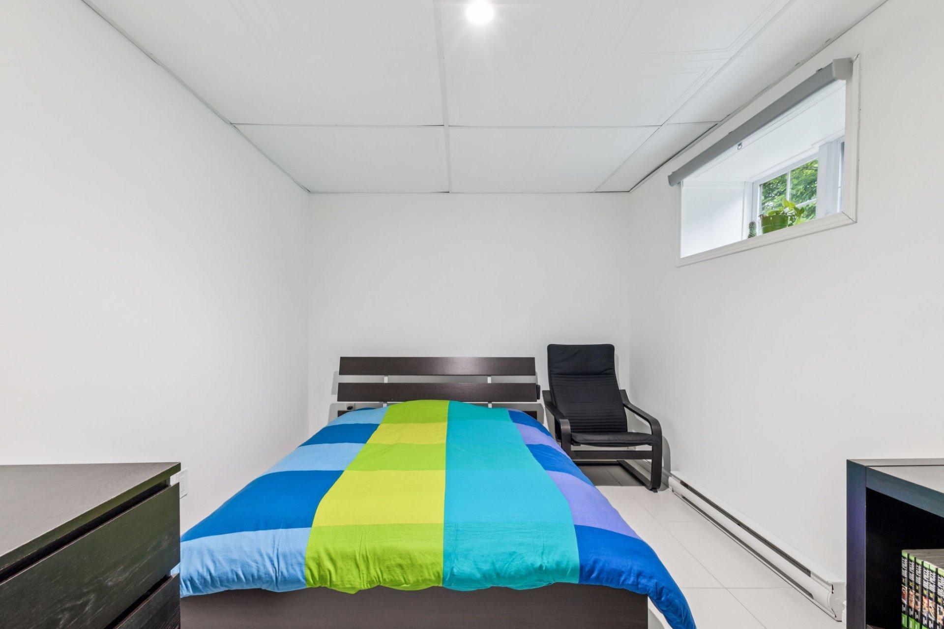 









422


Ch. du Ruisseau

,
Val-des-Monts,




QC
J8N1E7


