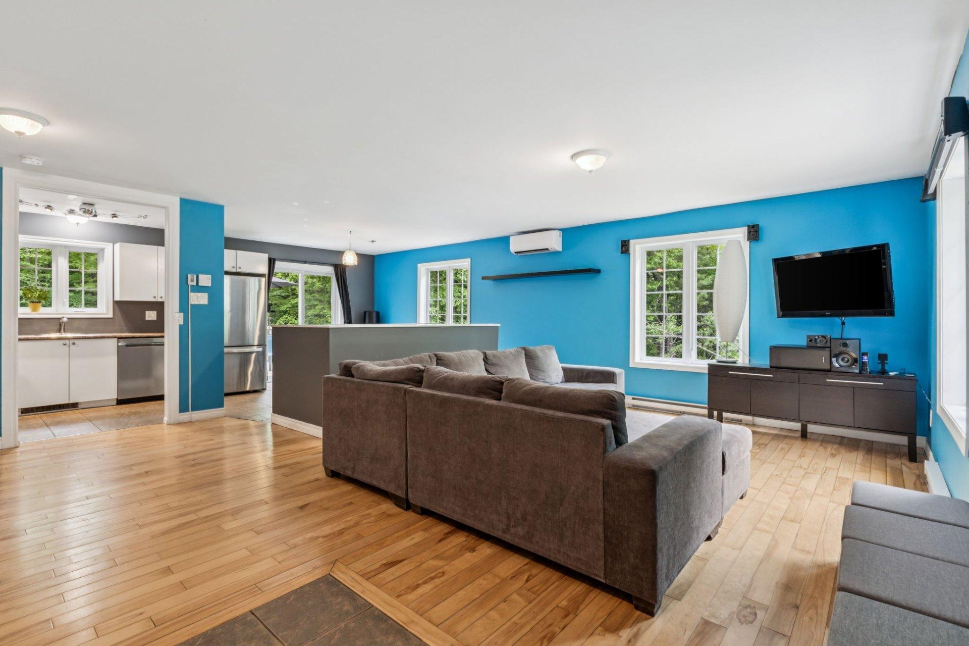 









422


Ch. du Ruisseau

,
Val-des-Monts,




QC
J8N1E7

