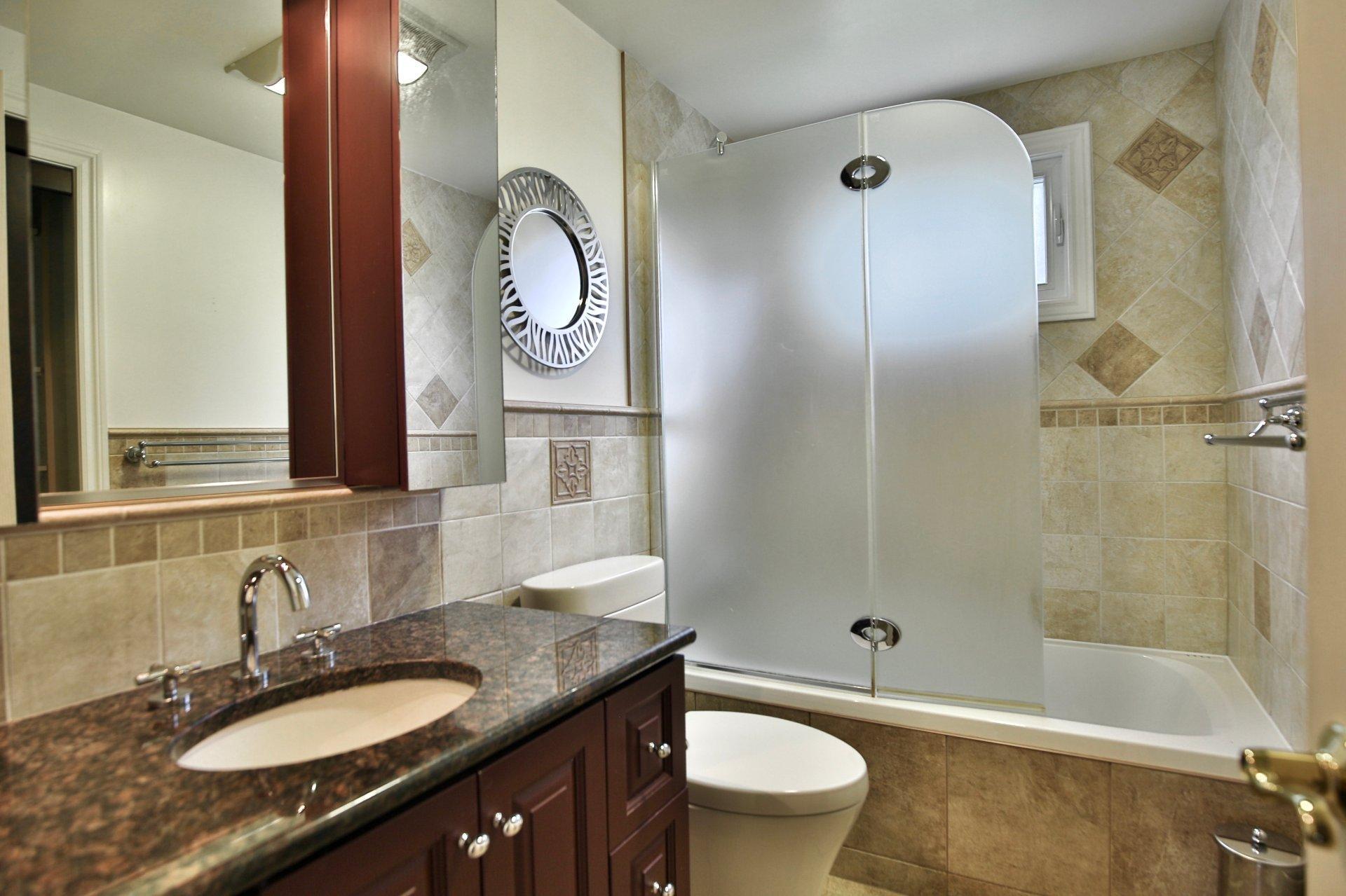 









470


Boul. Clairevue E.

,
Saint-Bruno-de-Montarville,




QC
J3V1T1

