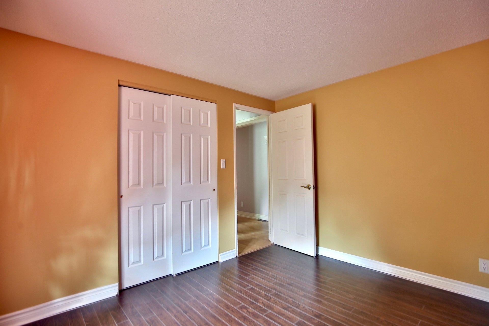 









470


Boul. Clairevue E.

,
Saint-Bruno-de-Montarville,




QC
J3V1T1

