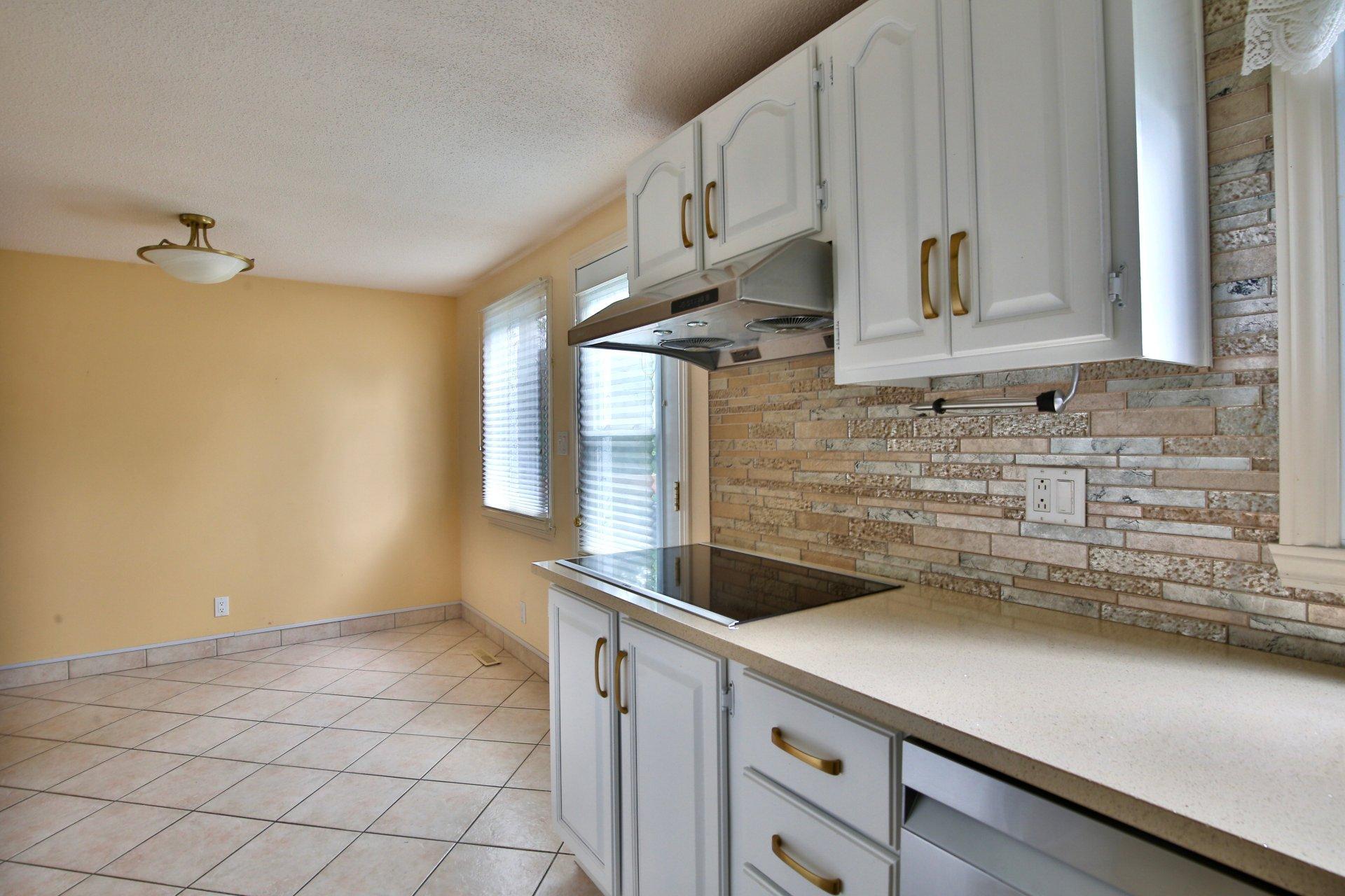 









470


Boul. Clairevue E.

,
Saint-Bruno-de-Montarville,




QC
J3V1T1


