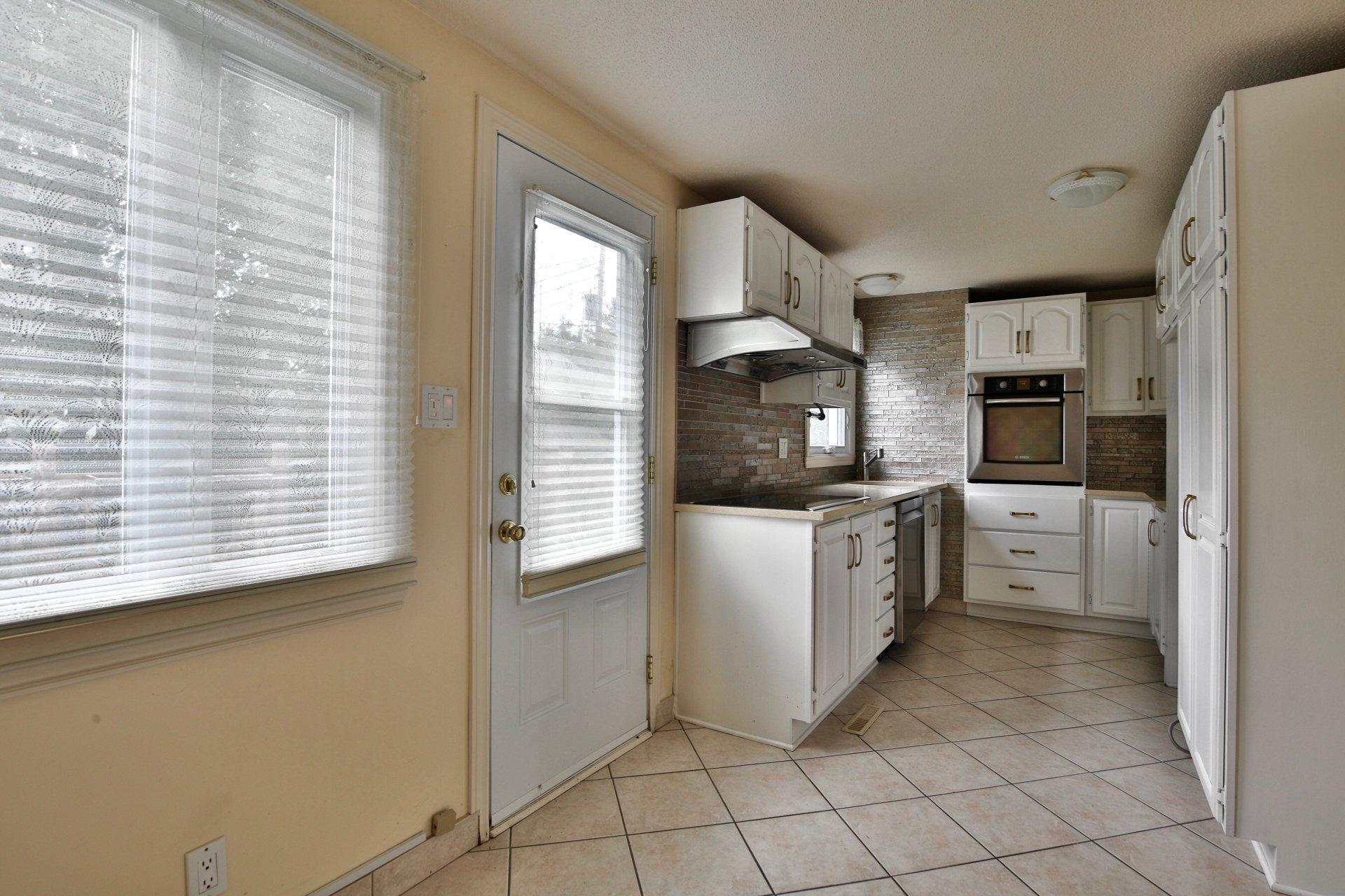 









470


Boul. Clairevue E.

,
Saint-Bruno-de-Montarville,




QC
J3V1T1


