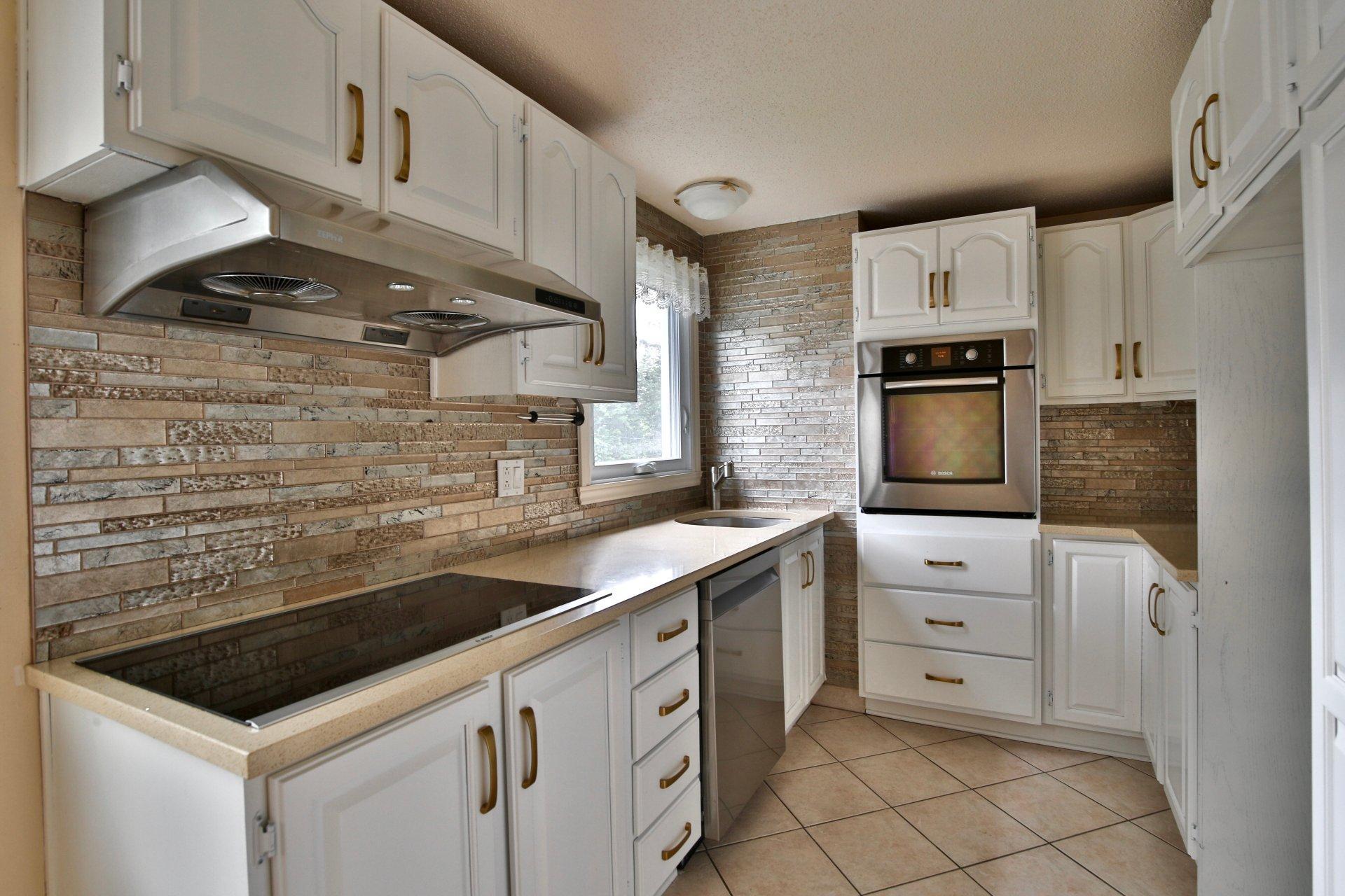









470


Boul. Clairevue E.

,
Saint-Bruno-de-Montarville,




QC
J3V1T1

